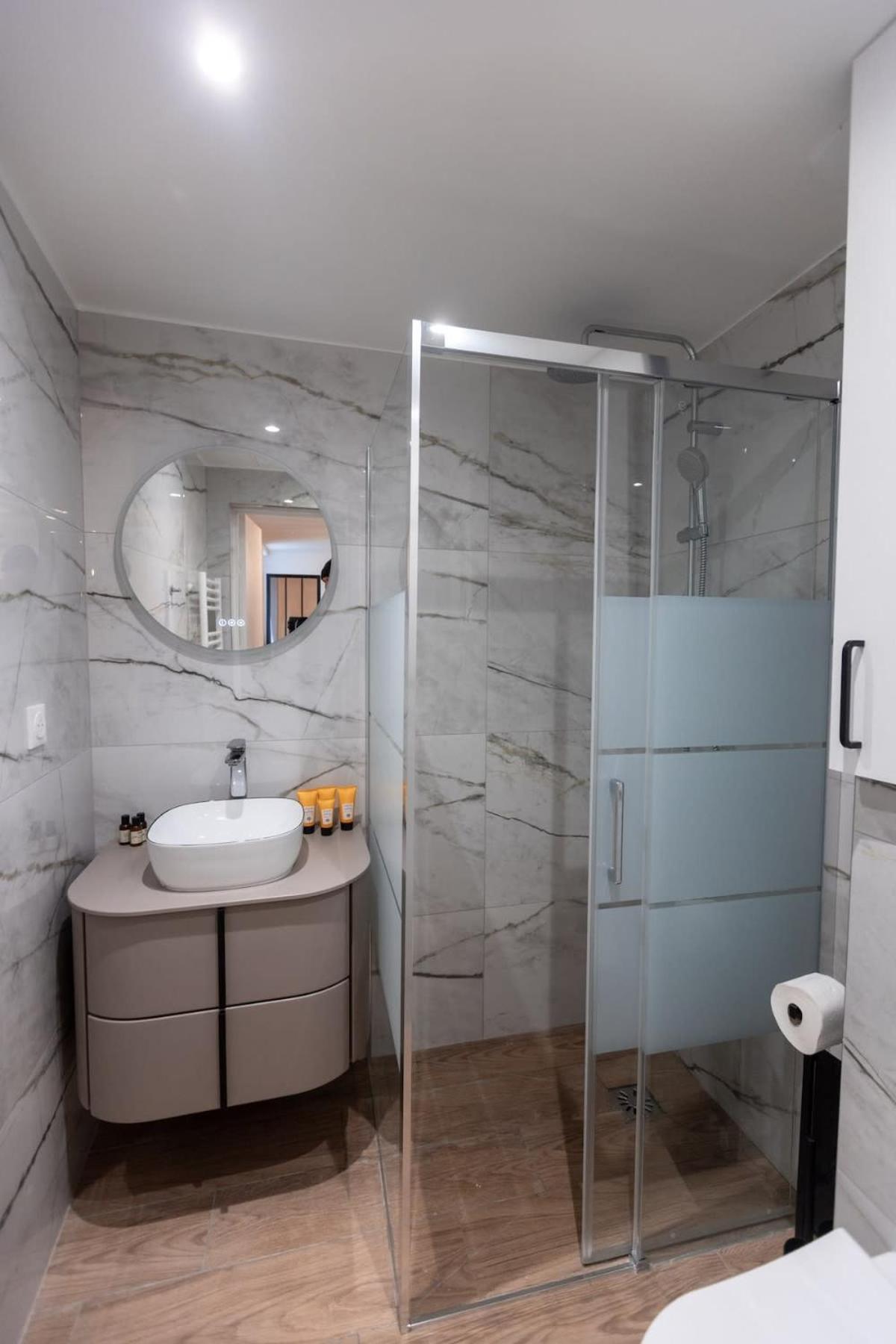 Rez De Chausse Dans Rue Pavee 4 Pers Nation Apartment *