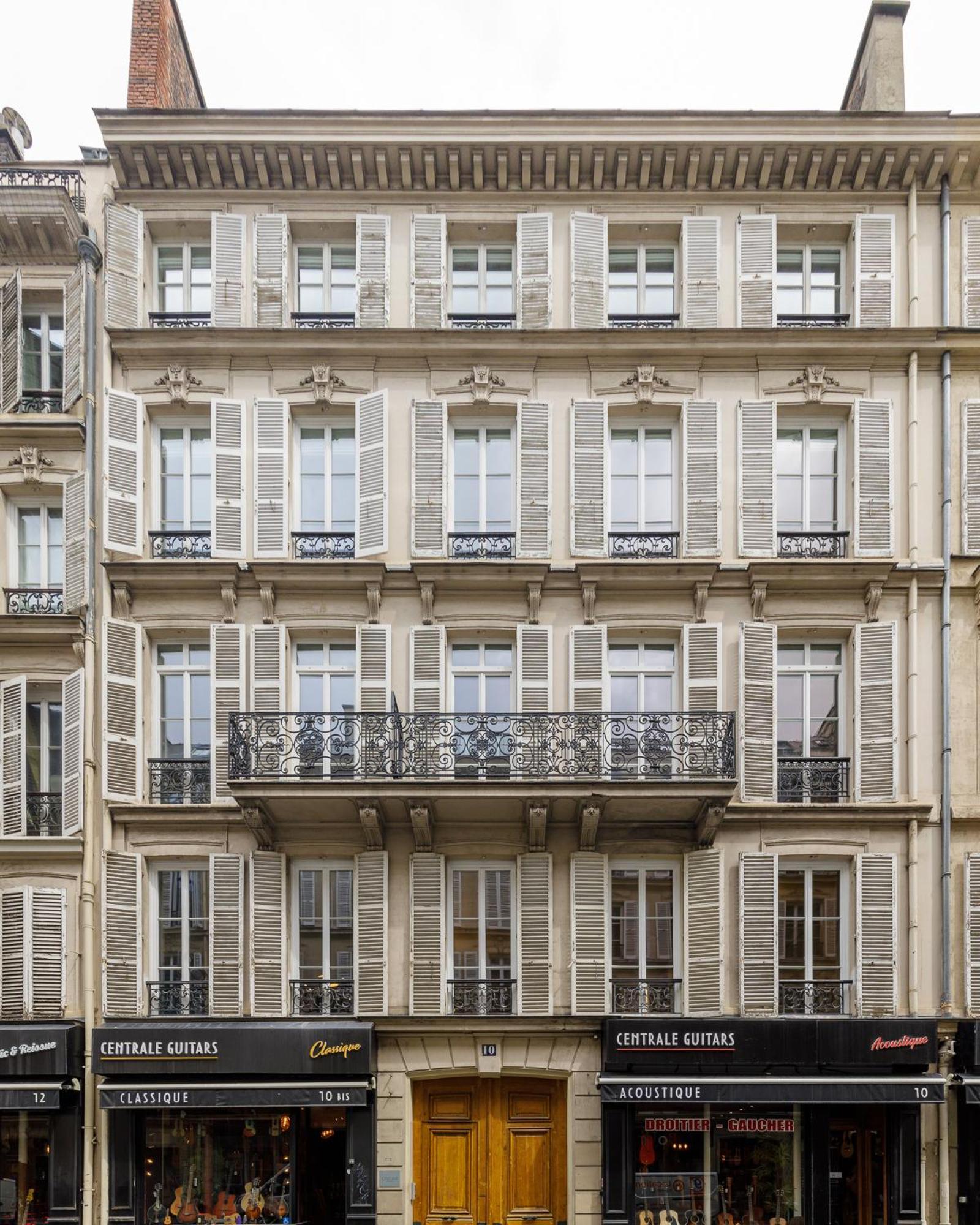 Cosy 2-bed Flat Near Moulin Rouge Apartment