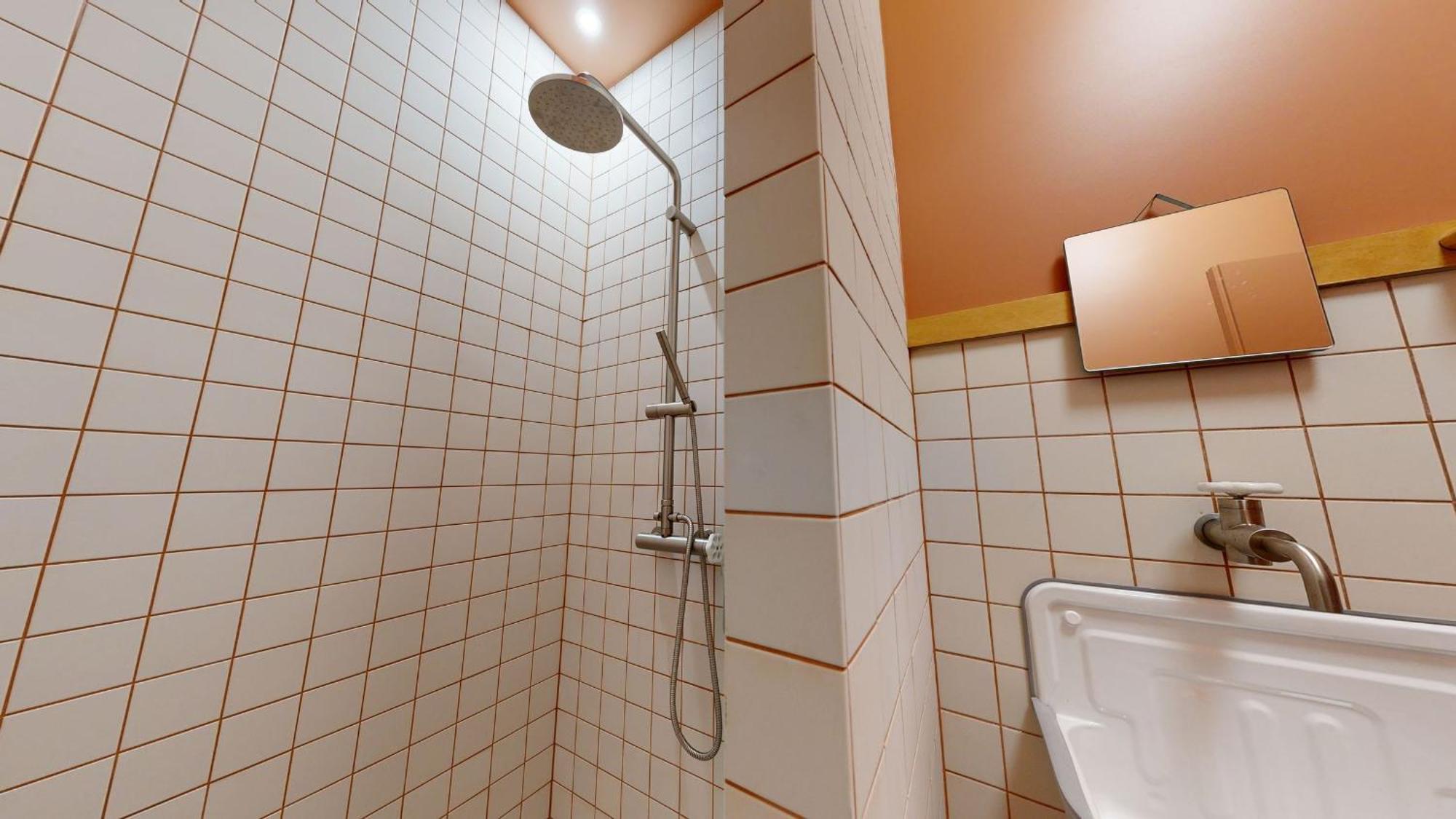 Cosy 2-bed Flat Near Moulin Rouge Apartment