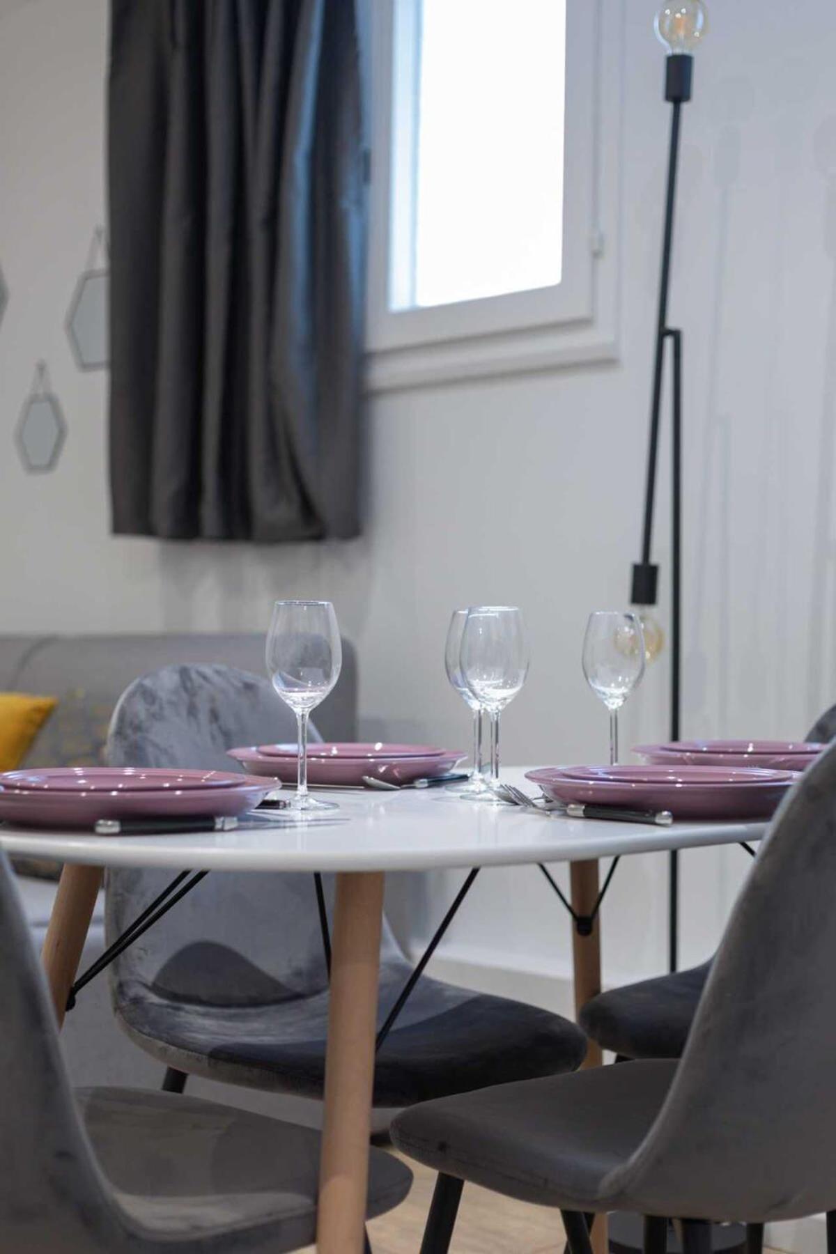 By Buttes Chaumont Park Parisian Freshness 12 Apartamento *