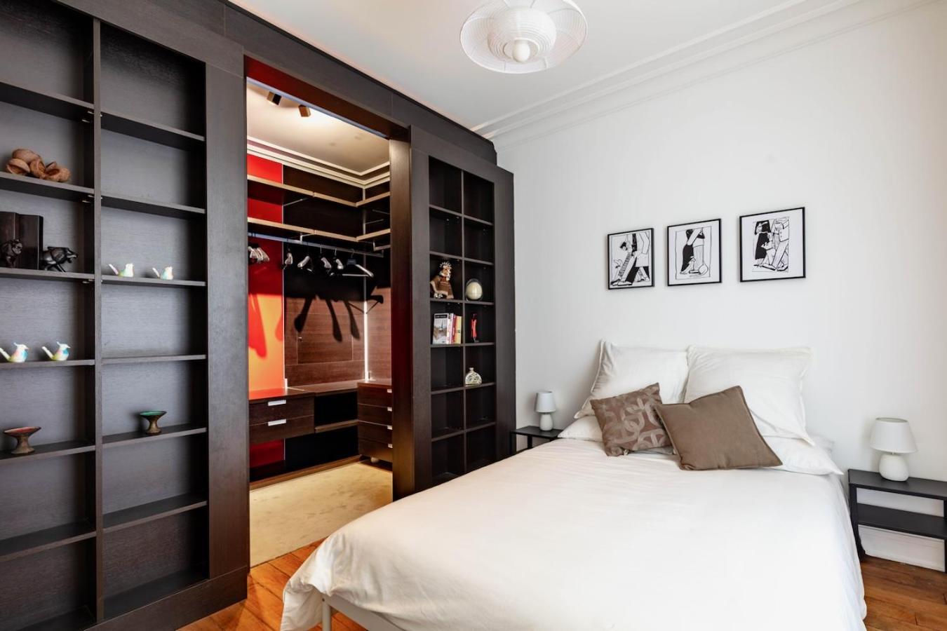 Apartment Charming French Style With Eiffel Tower View Prime Location Near Attractions