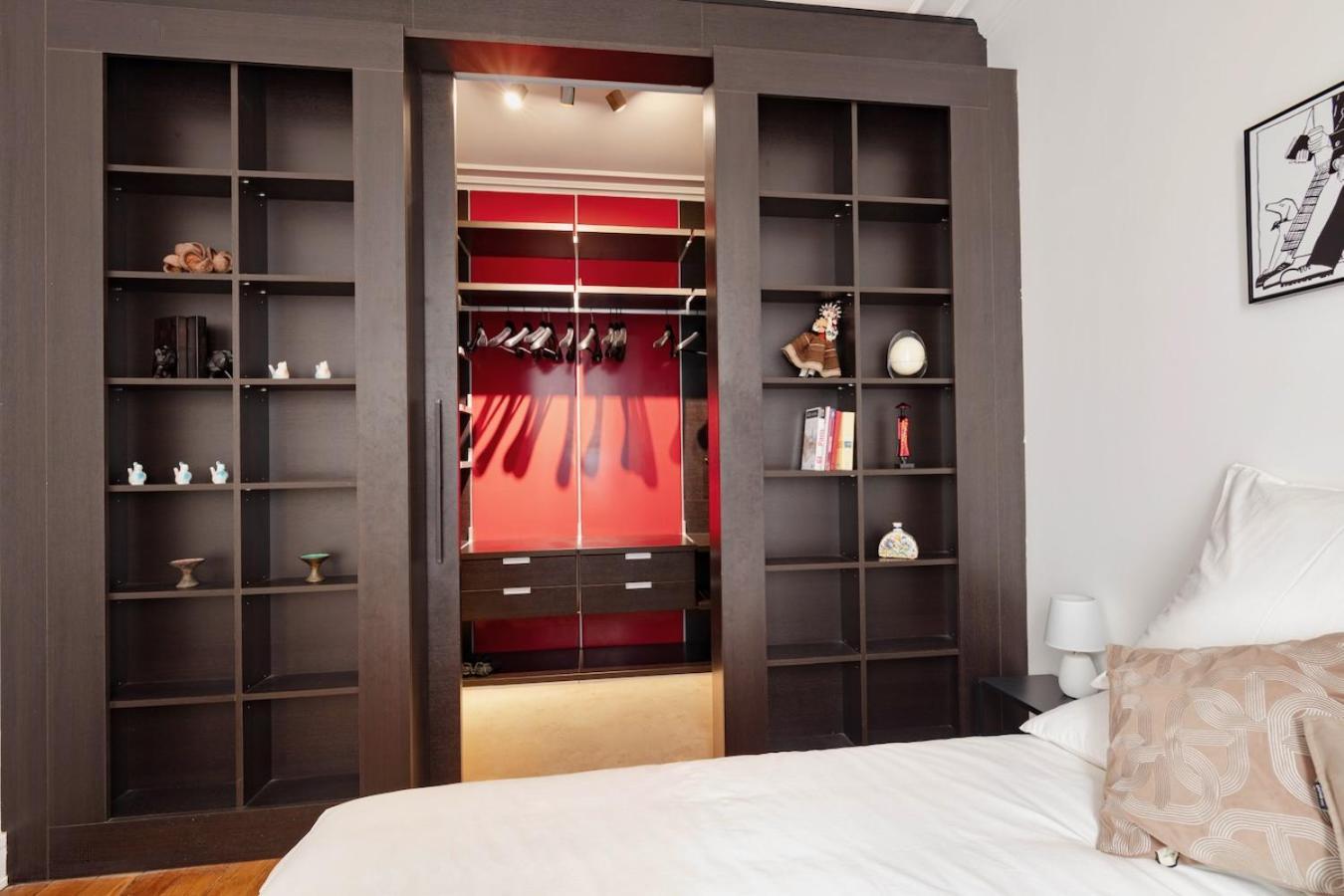 Charming French Style With Eiffel Tower View Prime Location Near Attractions Paris