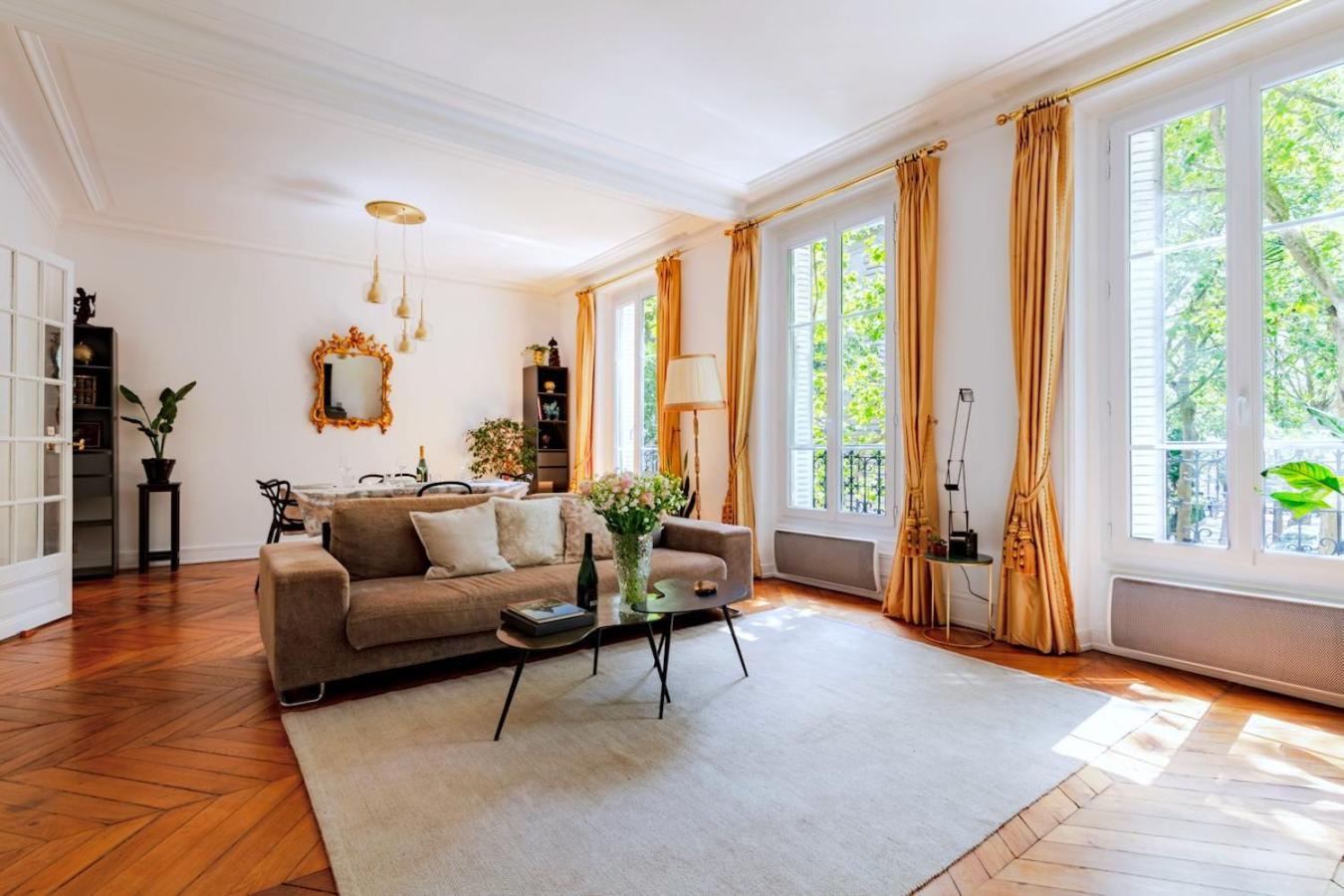 Apartment Charming French Style With Eiffel Tower View Prime Location Near Attractions *