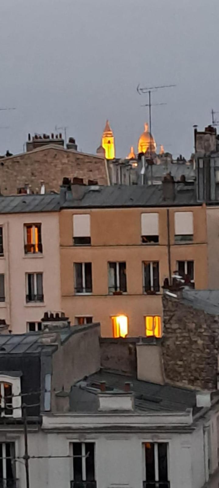 Studio Beau Et Calme Avec Vue Sur Sacre-coeur ! Apartment Paris