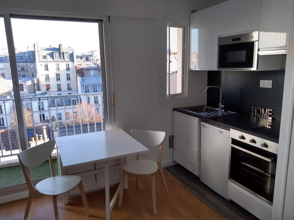 Apartment Studio Beau Et Calme Avec Vue Sur Sacre-coeur ! Paris