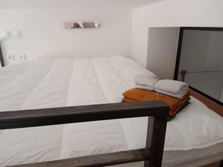 A 9 Min Du Palais De L'elysee, Apartment *
