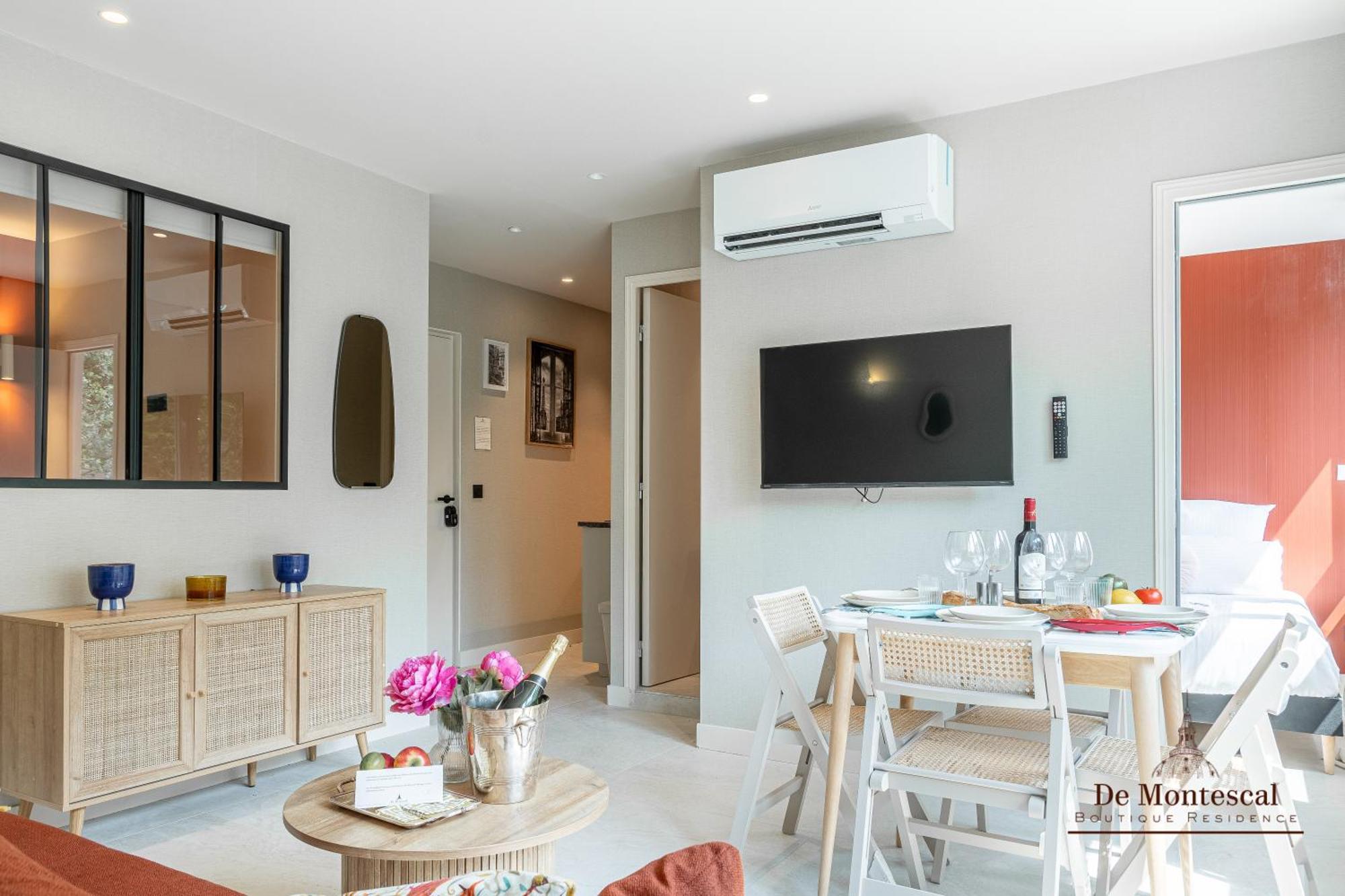 De Montescal - Hot Tub And Ac Cosy A Prime Location 40m2 Apartment