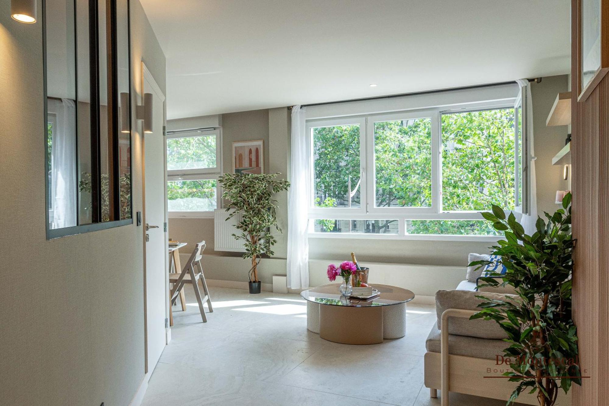 De Montescal - Hot Tub And Ac Cosy A Prime Location 40m2 Apartment Paris