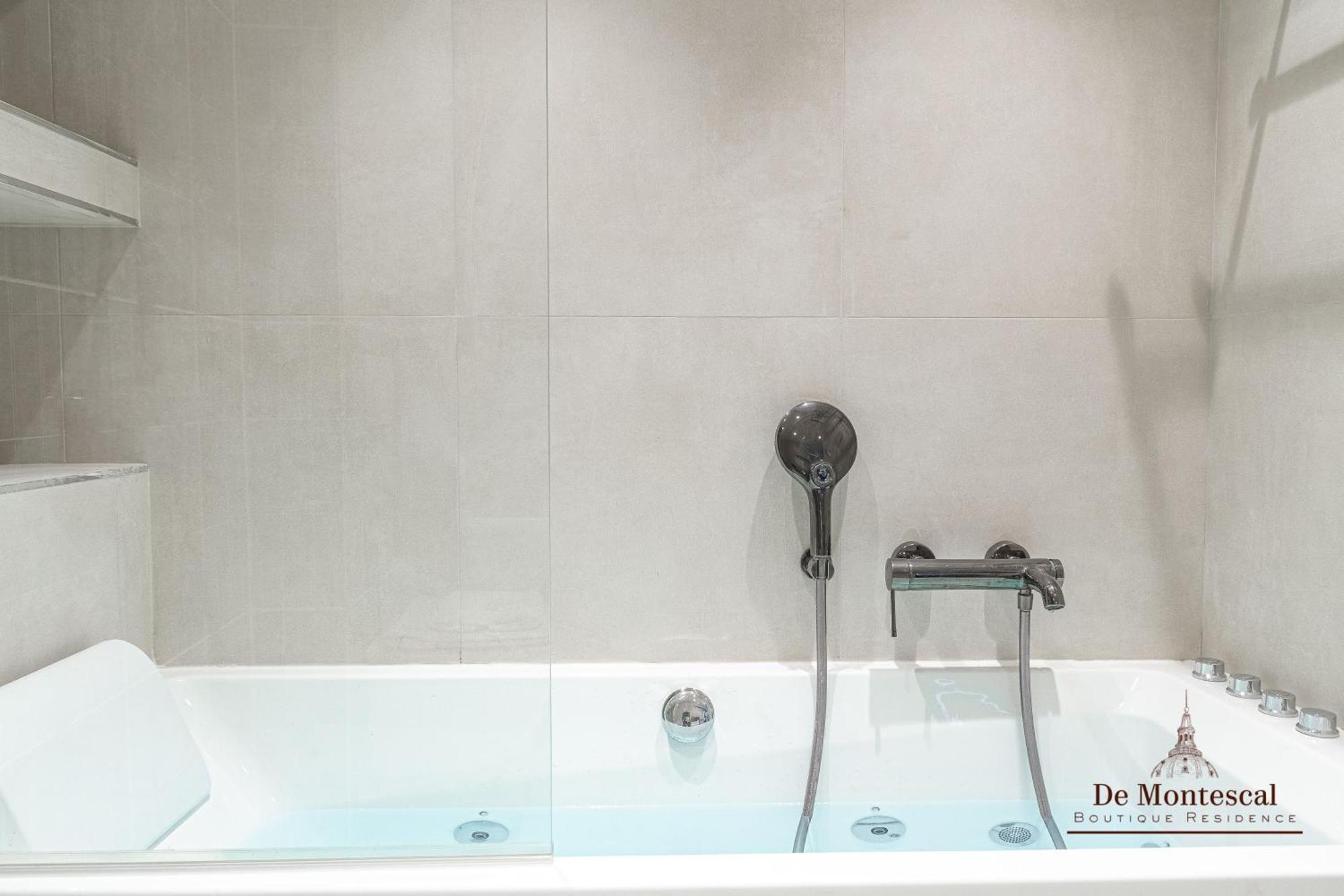 De Montescal - Hot Tub And Ac Cosy A Prime Location 40m2 Apartment