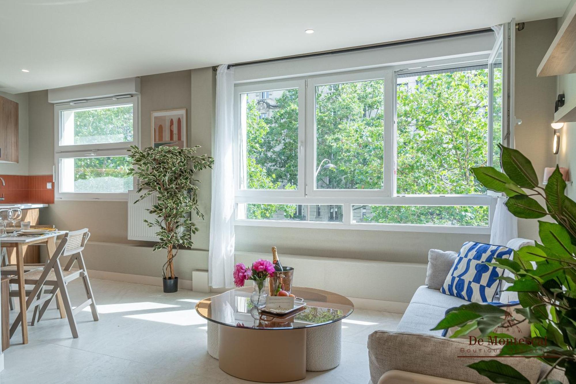 De Montescal - Hot Tub And Ac Cosy A Prime Location 40m2 Apartment *