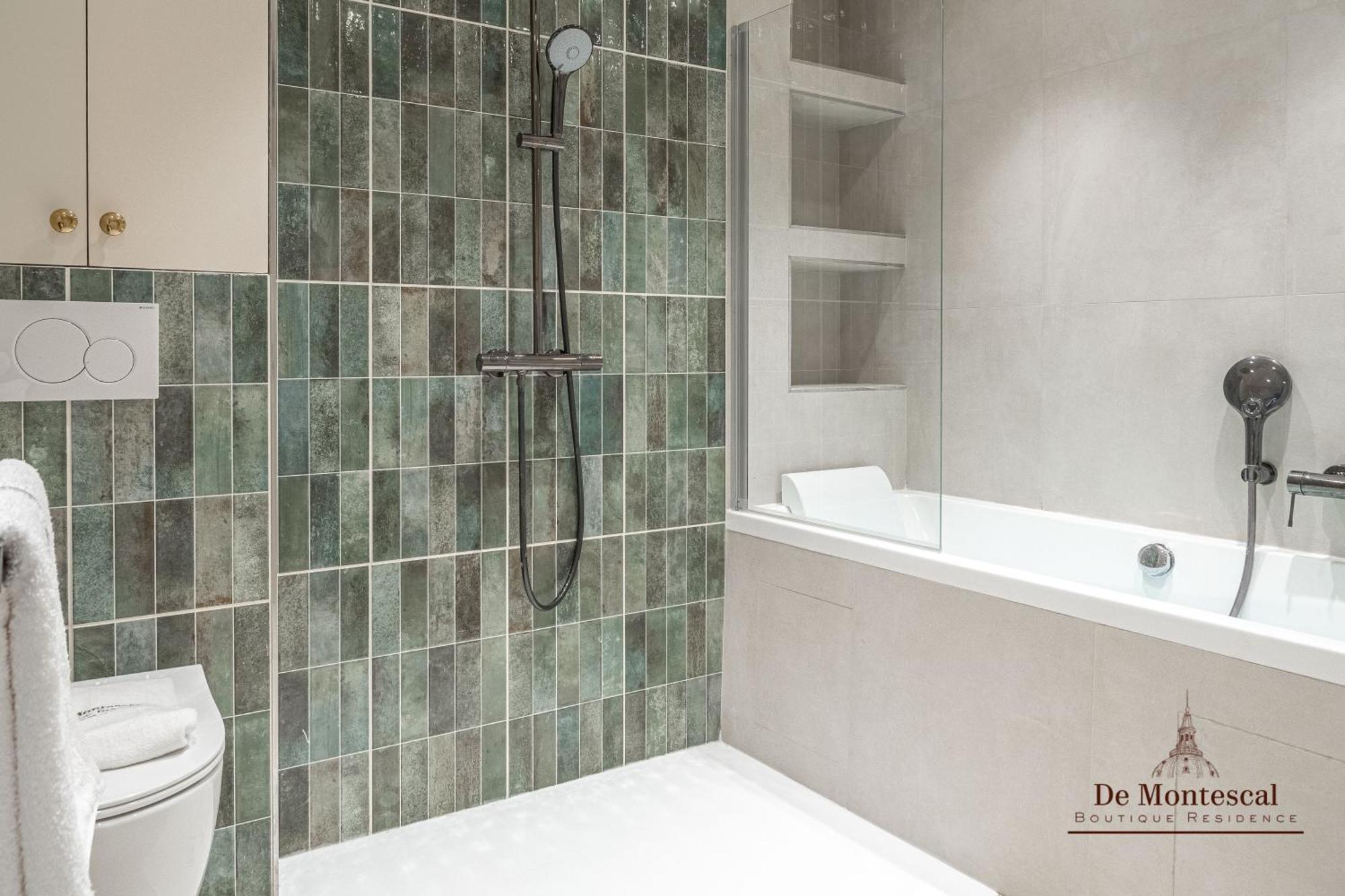Apartment De Montescal - Hot Tub And Ac Cosy A Prime Location 40m2 *
