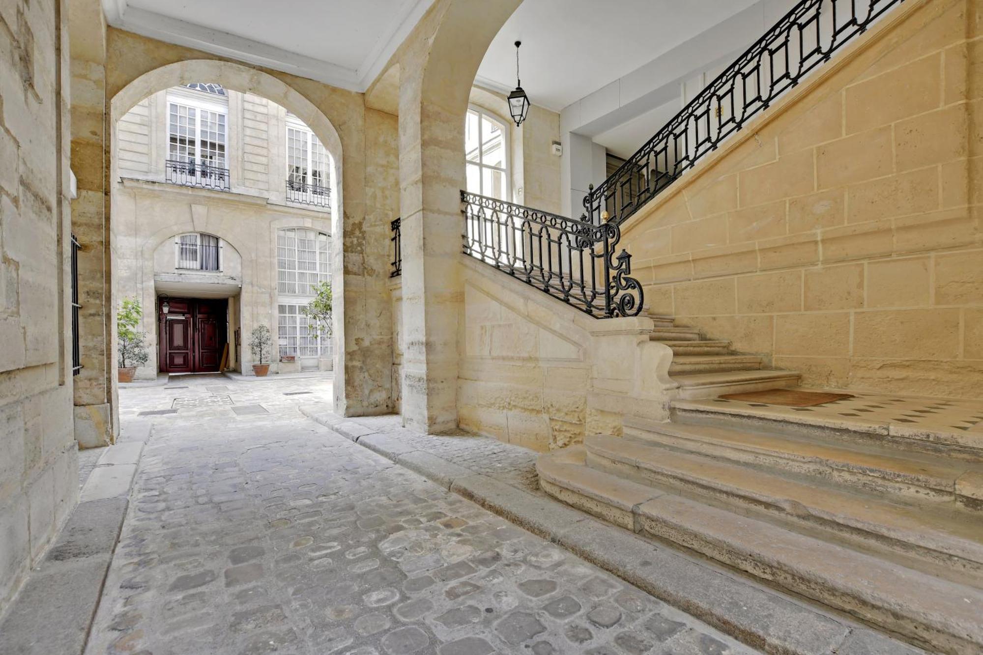 Pick A Flat's Apartements With Services In Louvre - Rue Des Halles Appartement
