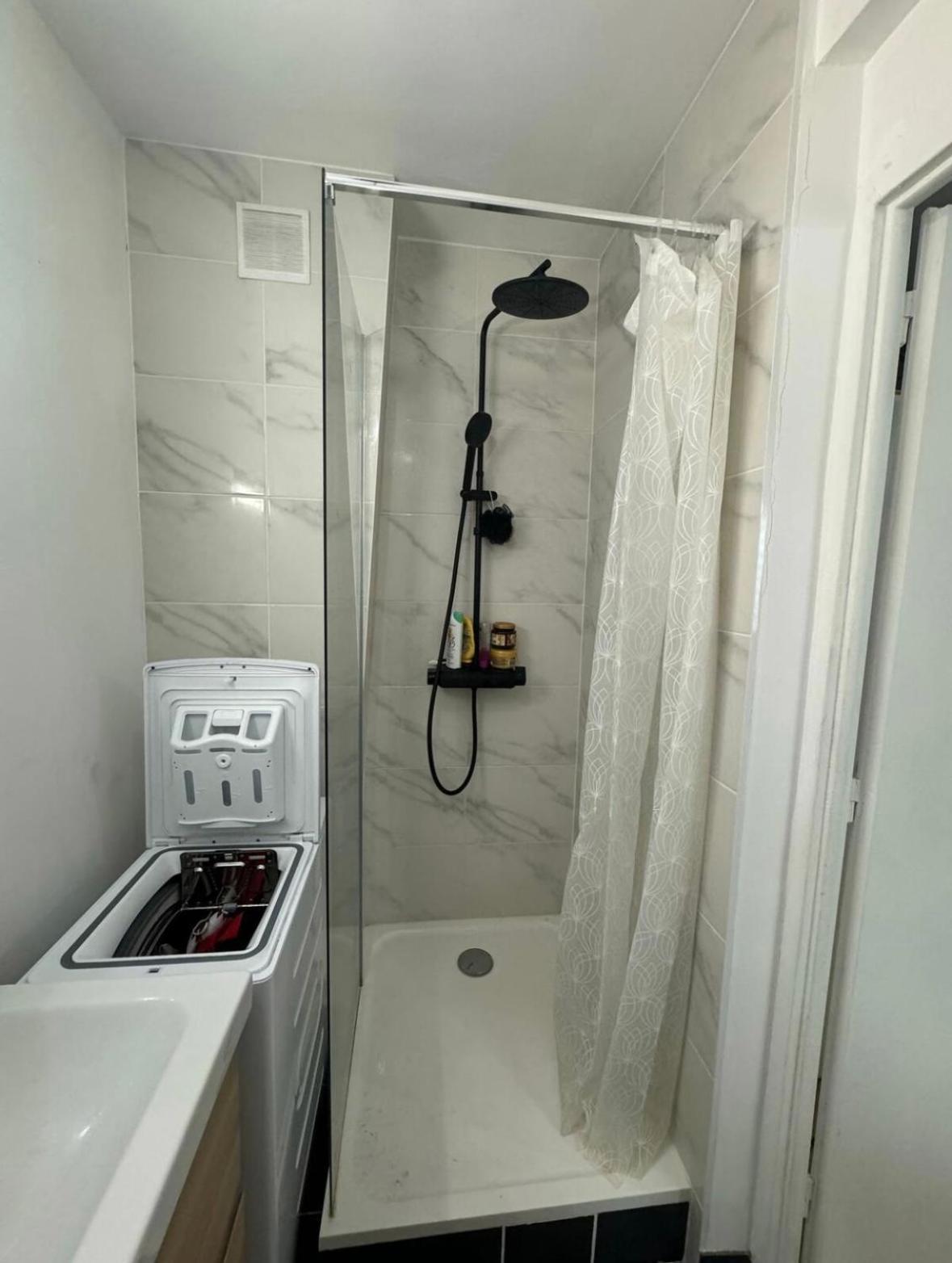 Studio 13 Apartment *