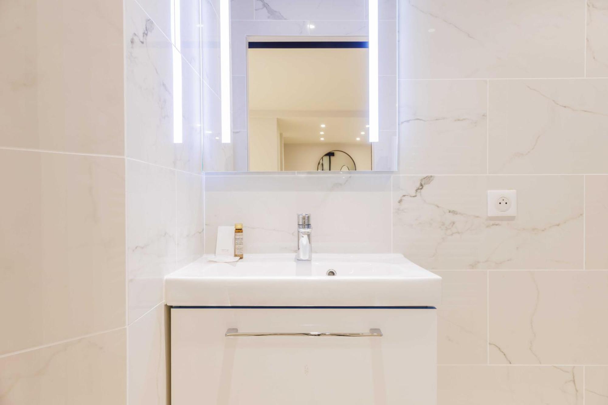 Modern - 2br - 6p - Saint-ambroise Paris