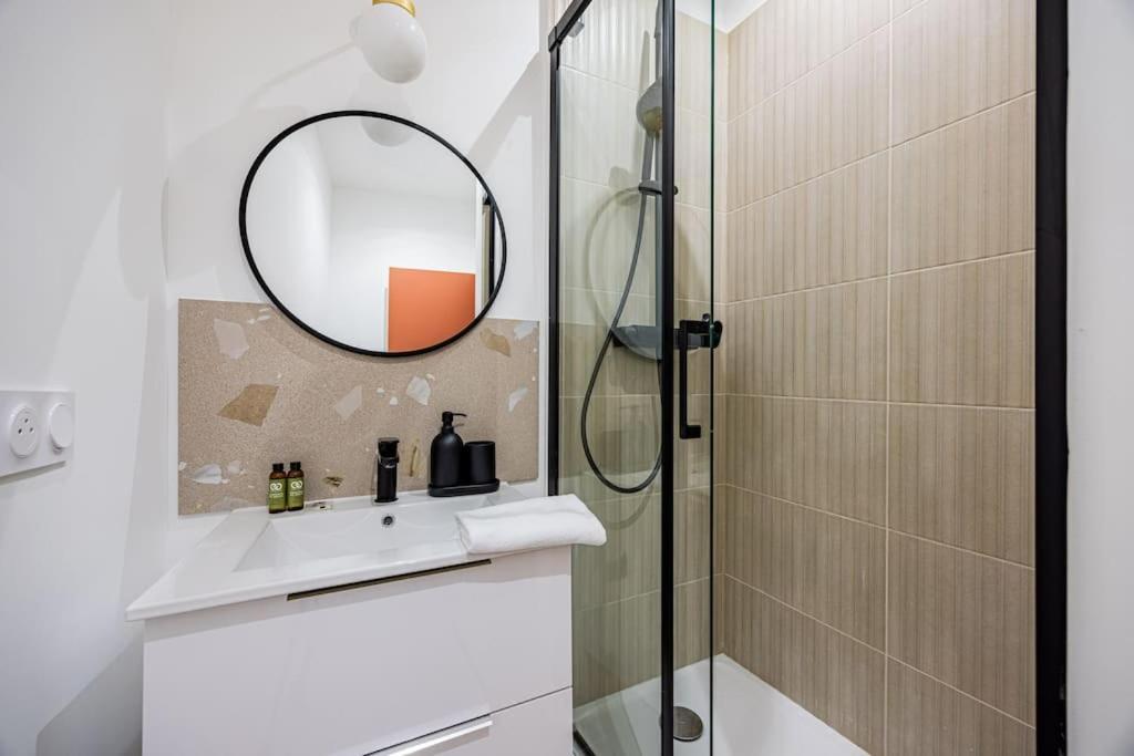 1 Chambre#tour Eiffel#champ De Mars#paris 7 Apartment Paris