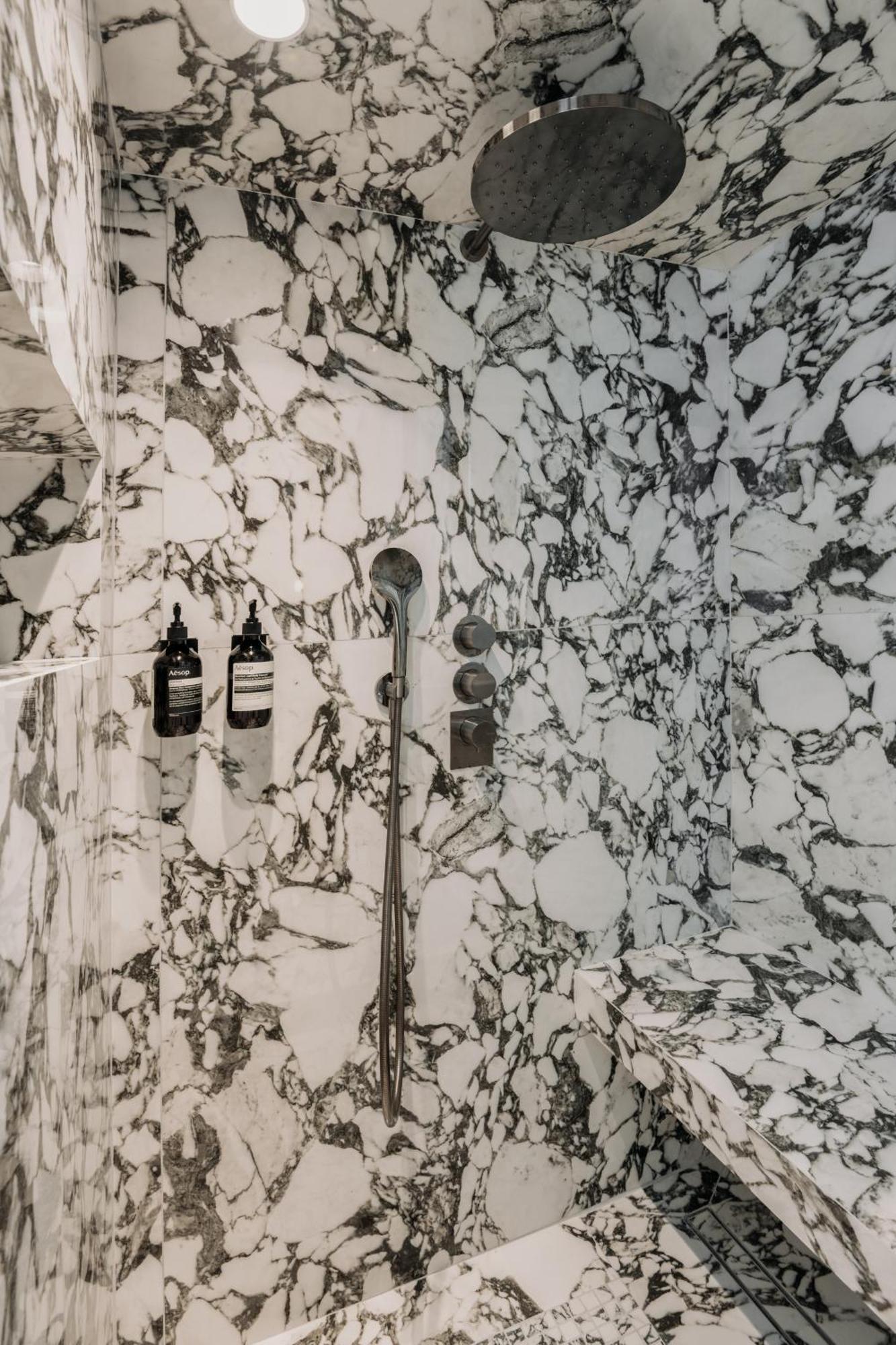 Highstay - Luxury Serviced - Louvre Apartment
