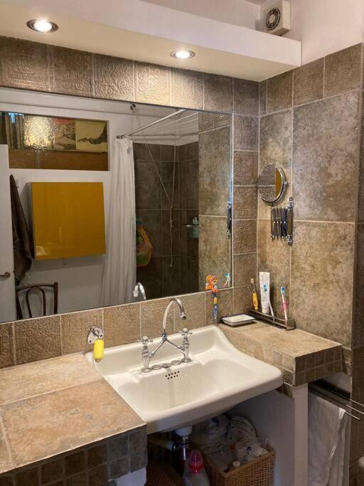 Loft En Dernier Etage Proche Des Buttes Chaumont Apartment Paris