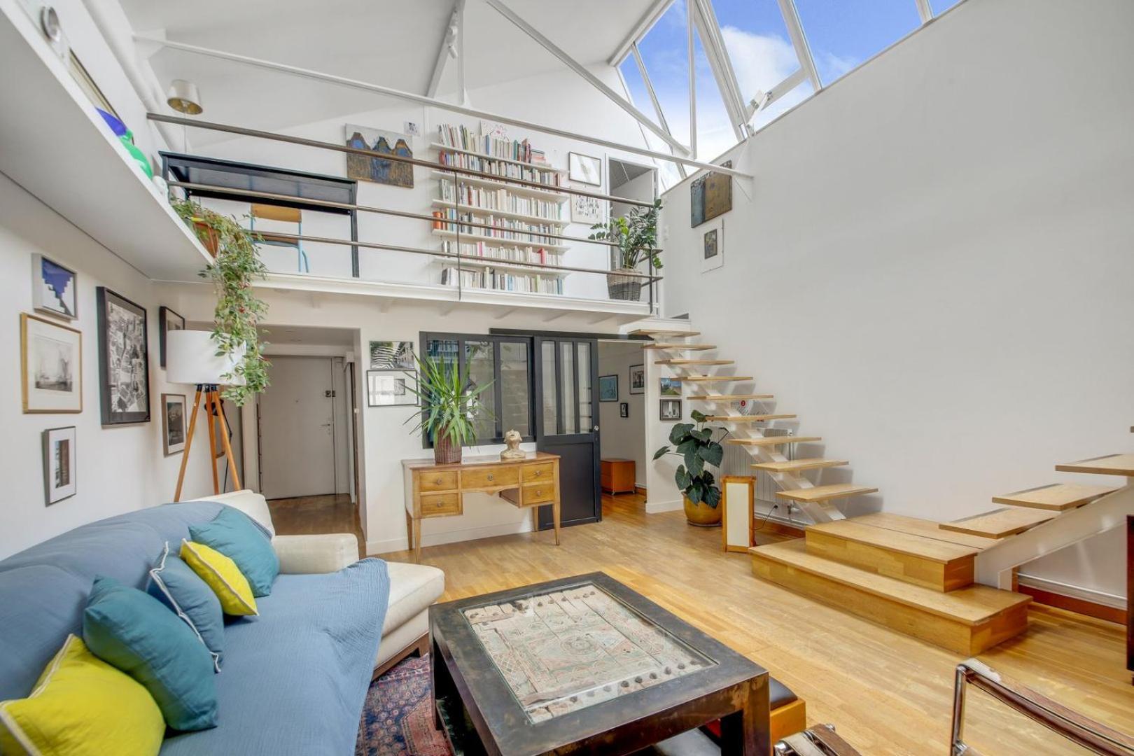 Super Loft Overtop Apartment