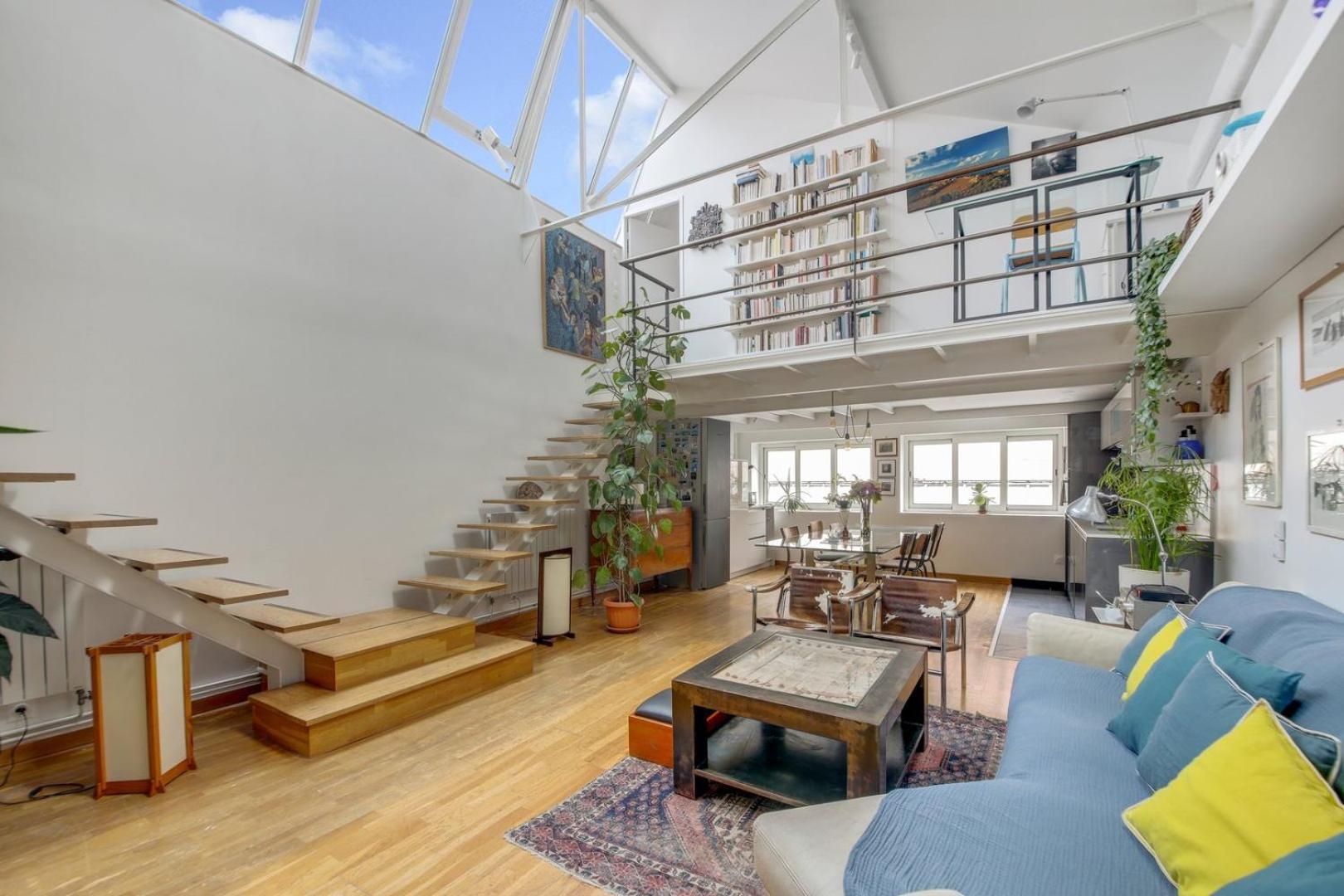 Apartment Super Loft Overtop *