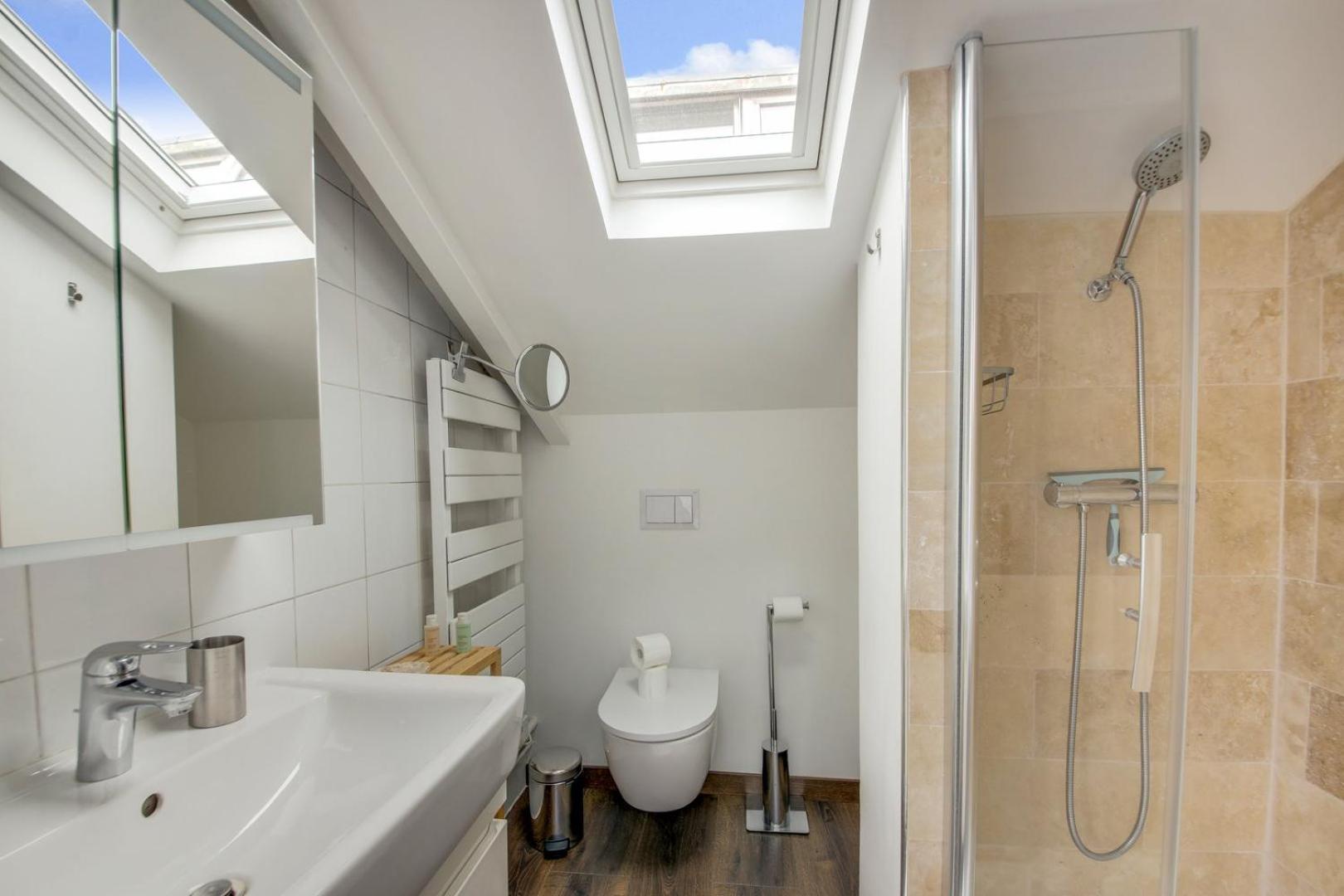 Super Loft Overtop Apartment