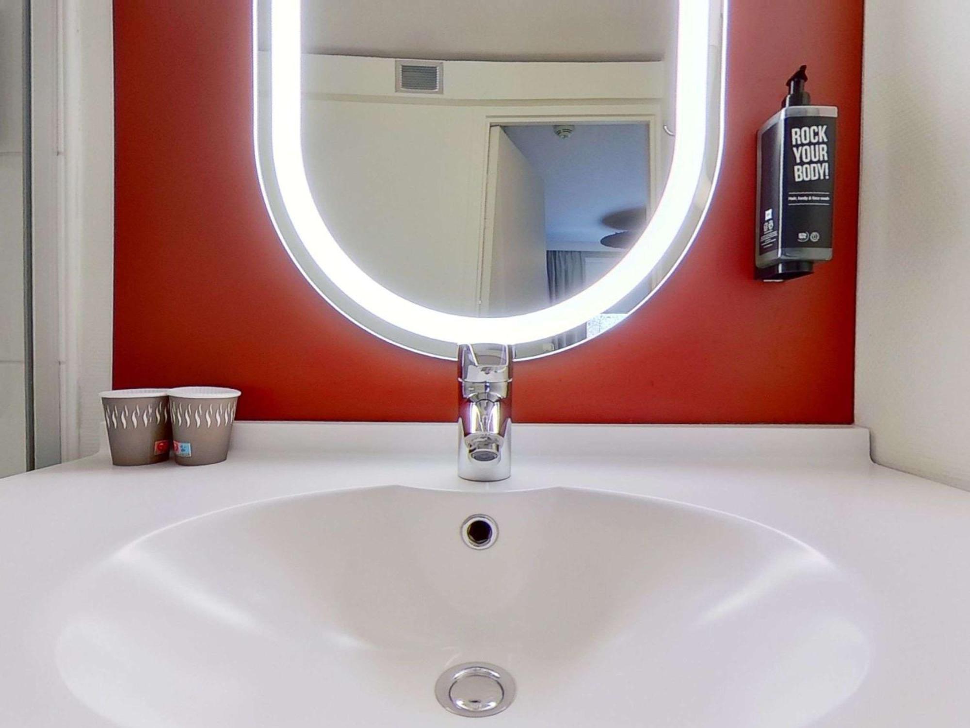 Ibis Brancion Parc Des Expositions 15eme Hotel 3*