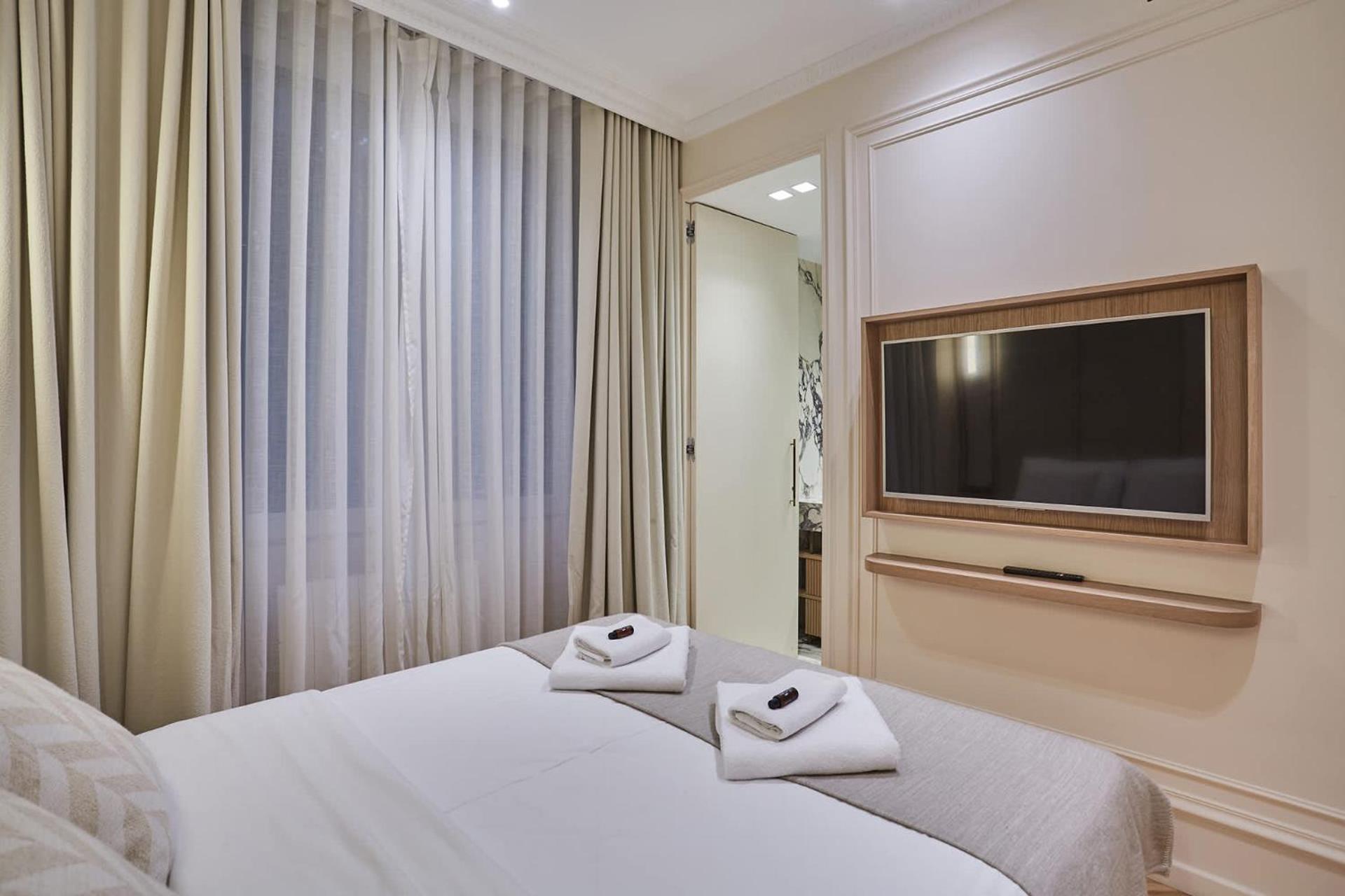 Sumptuous Opera Vendome By Studioprestige * Paris