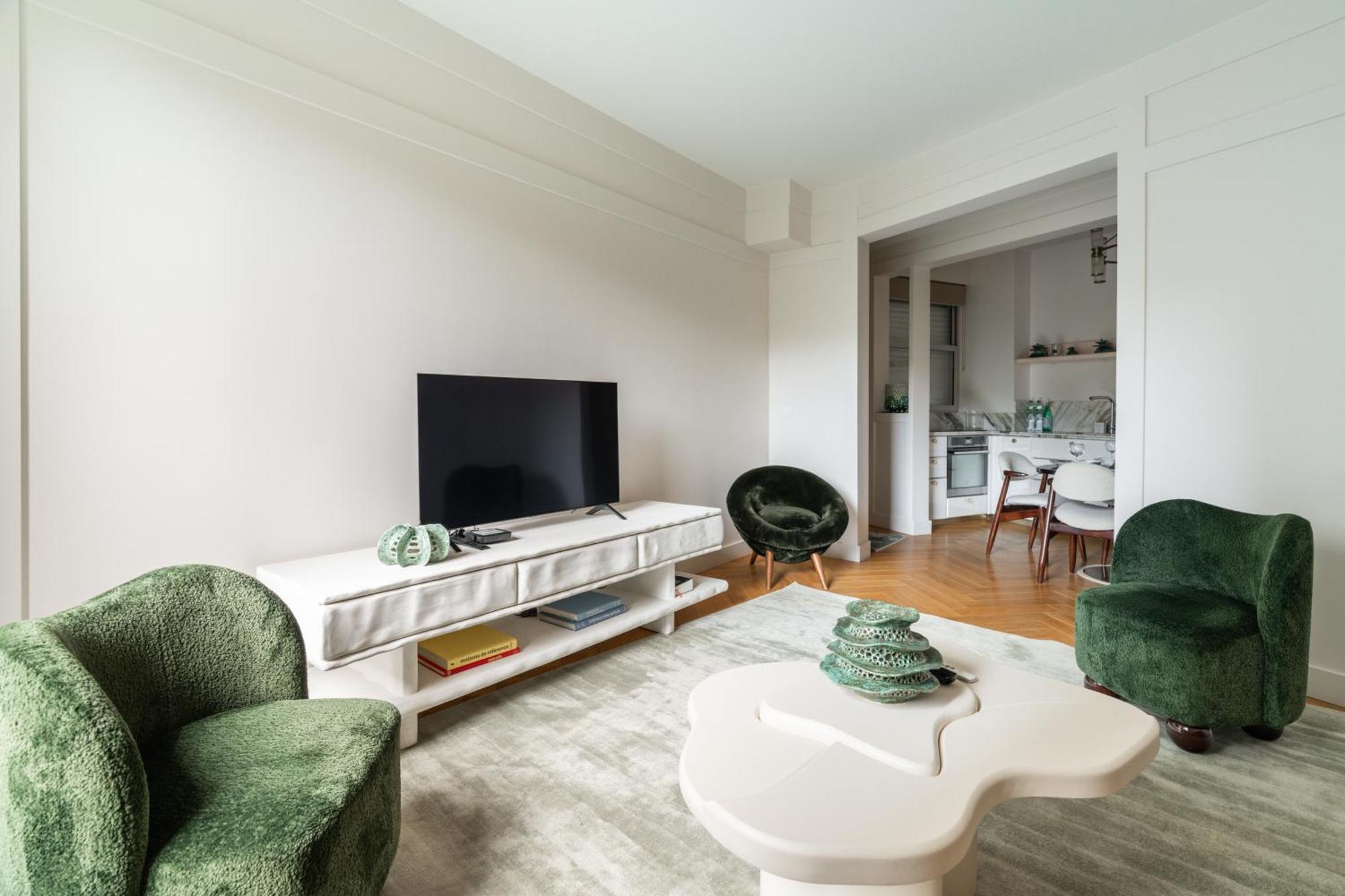 Luxury On Canal Saint Martin Apartment *