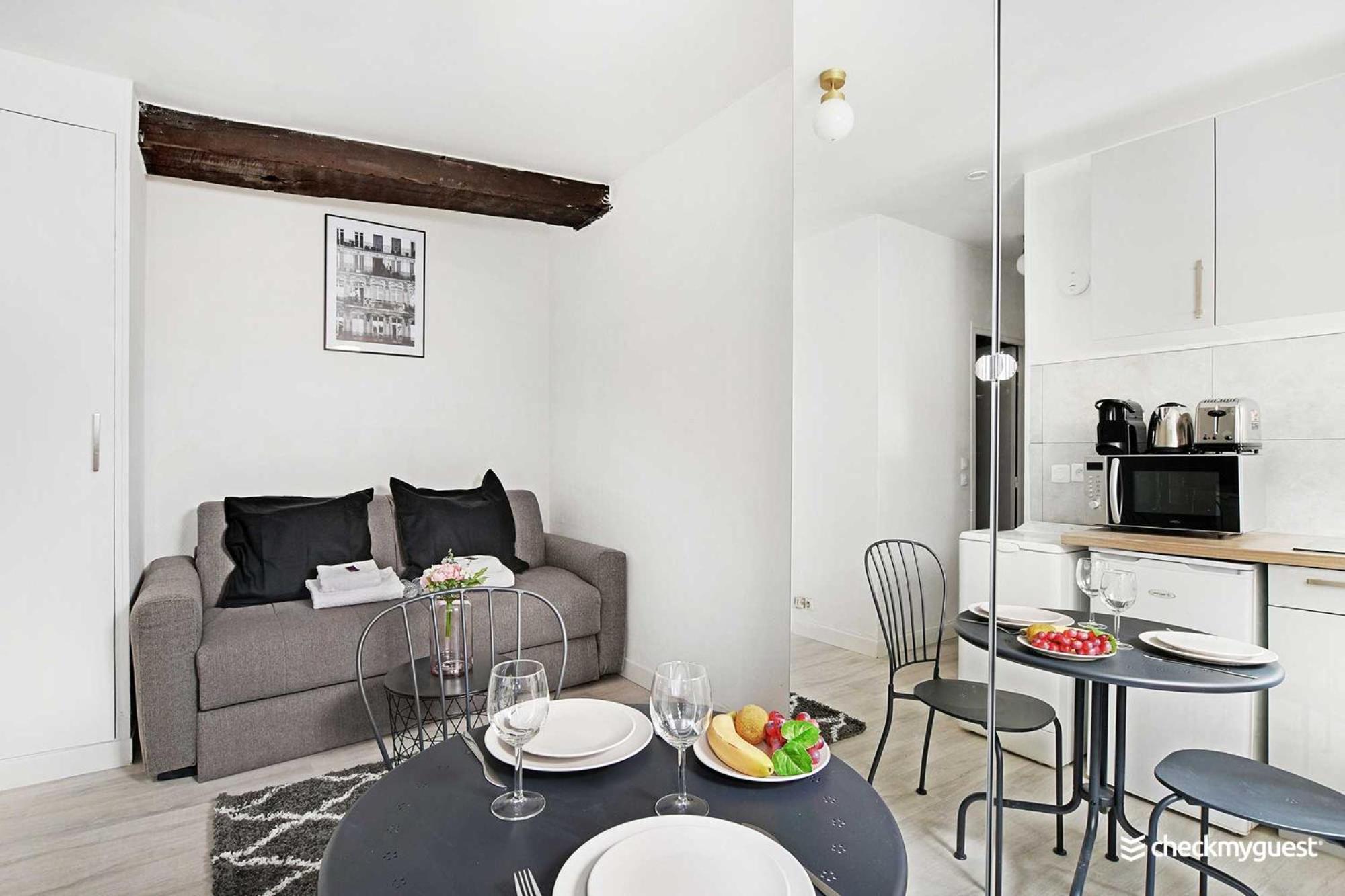 Lovely In The Heart Of The Marais Paris