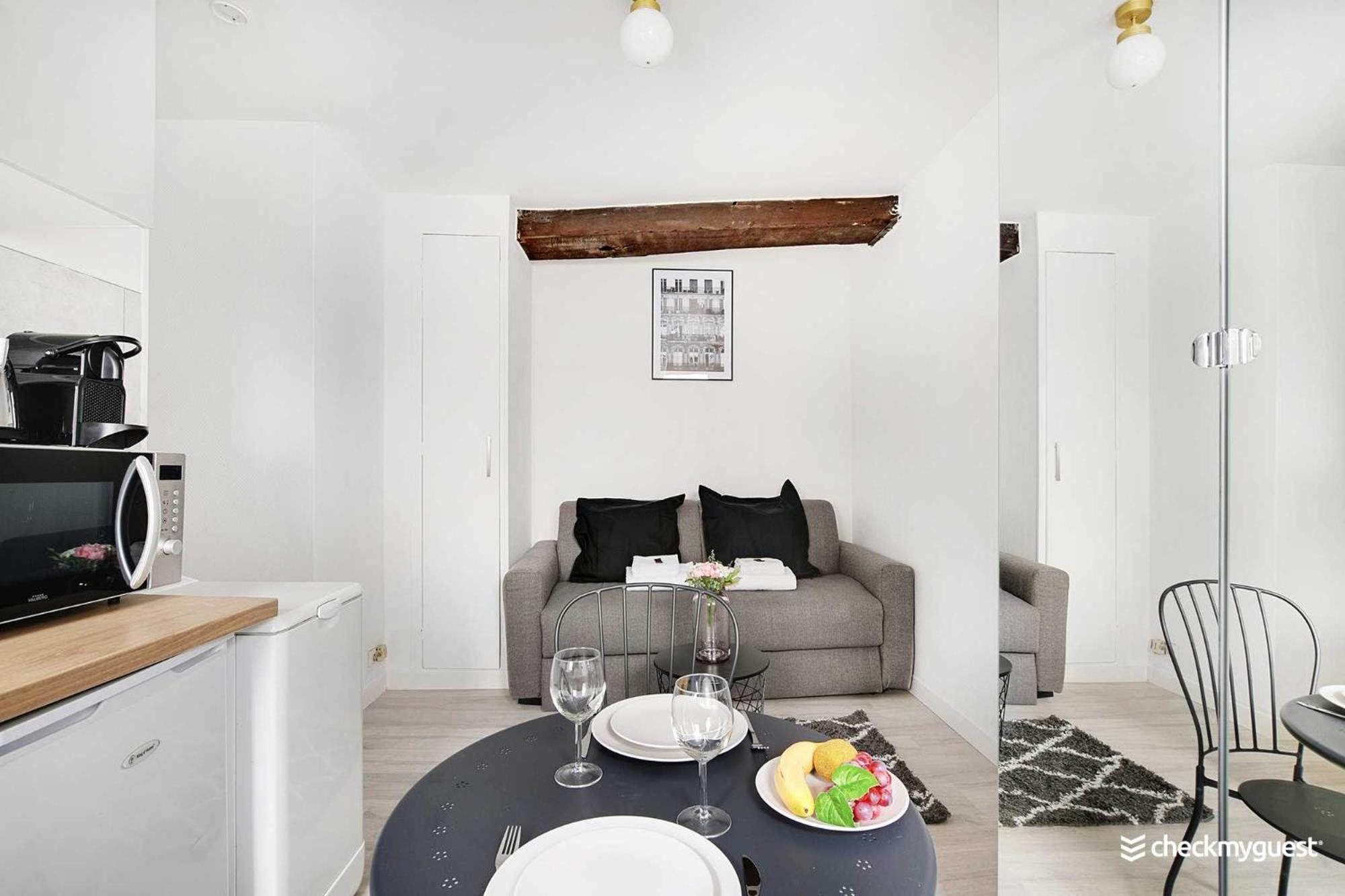 Lovely In The Heart Of The Marais Apartment Paris
