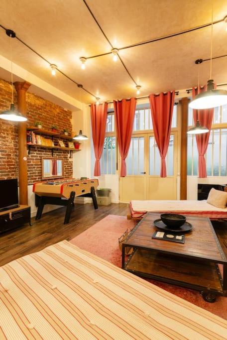Montmartre Rue Des Martyrs Loft With Ac, 4-7 Peo