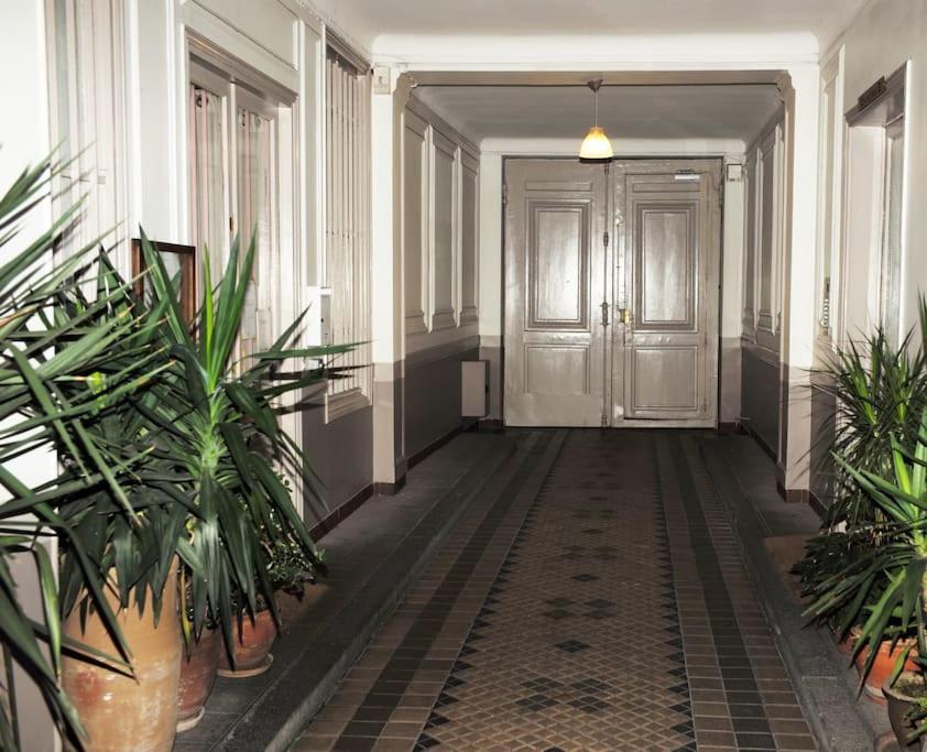 Montmartre Rue Des Martyrs Loft With Ac, 4-7 Peo Appartement Paris