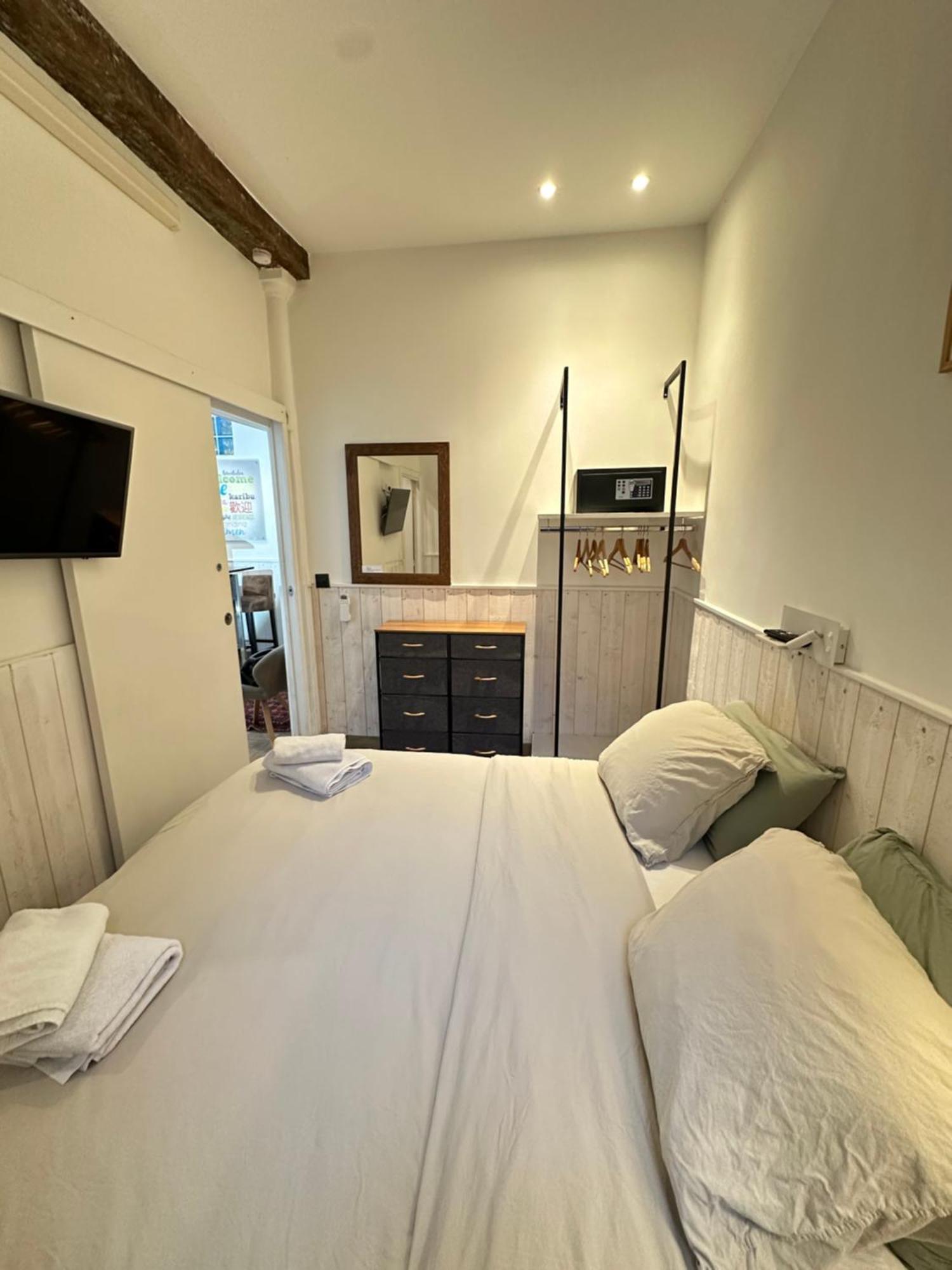 Charles V Marais Aparthotel *