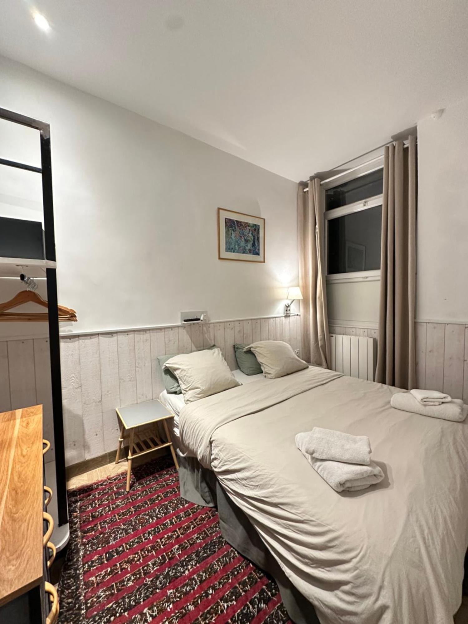 Charles V Marais Aparthotel Paris