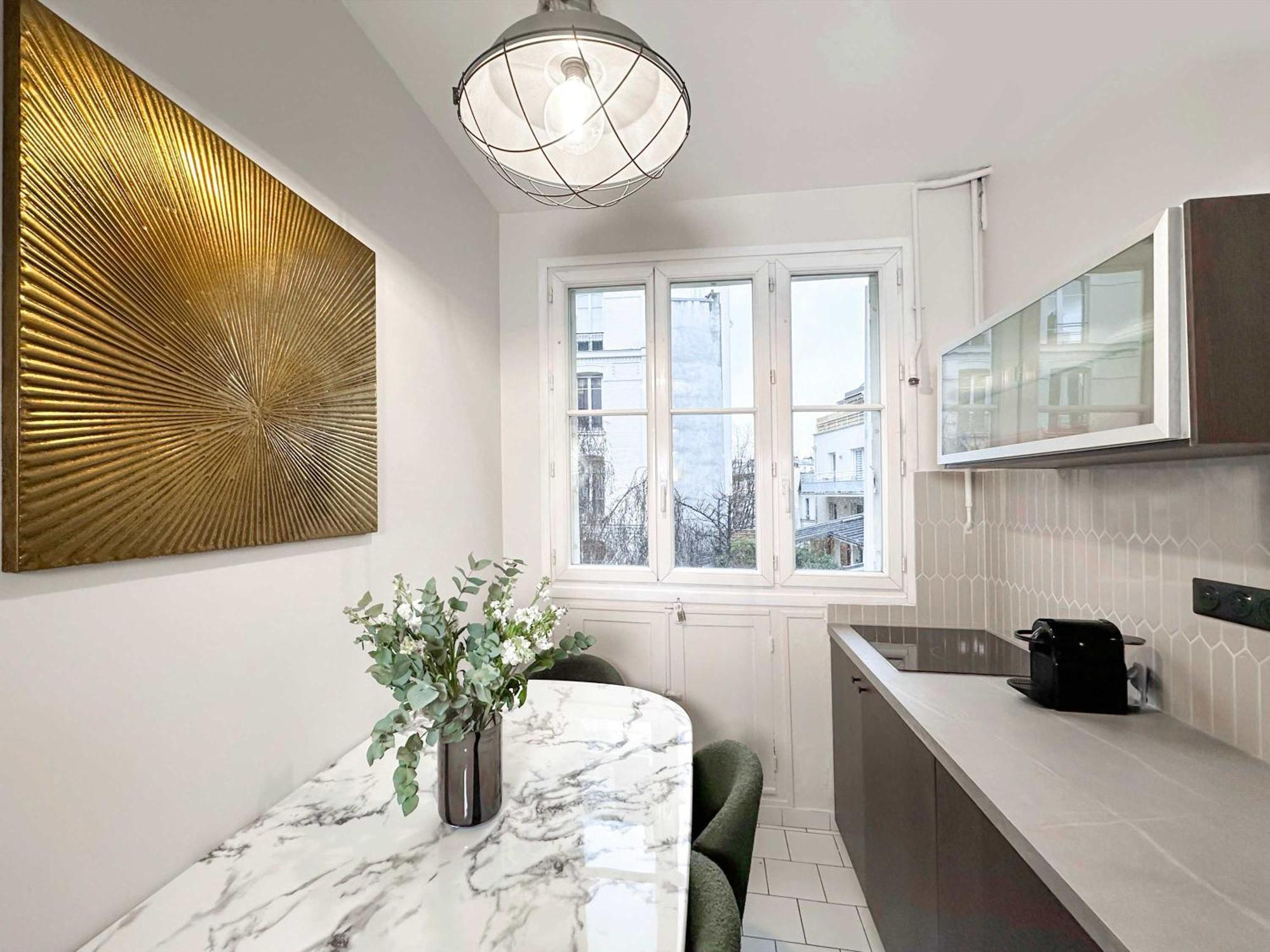 Charming Flat Near Eiffel Tower Apartment