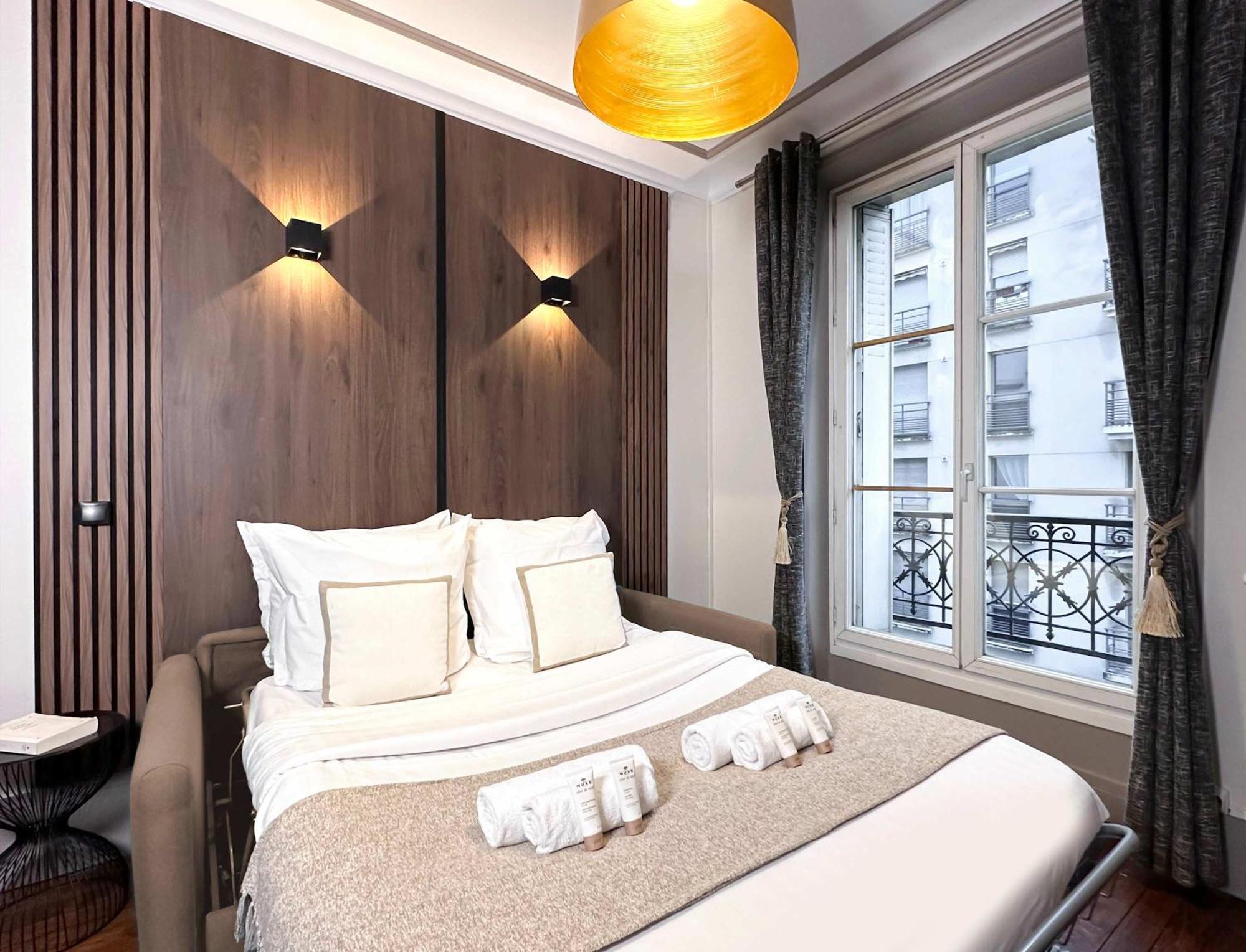 Charming Flat Near Eiffel Tower Apartment *
