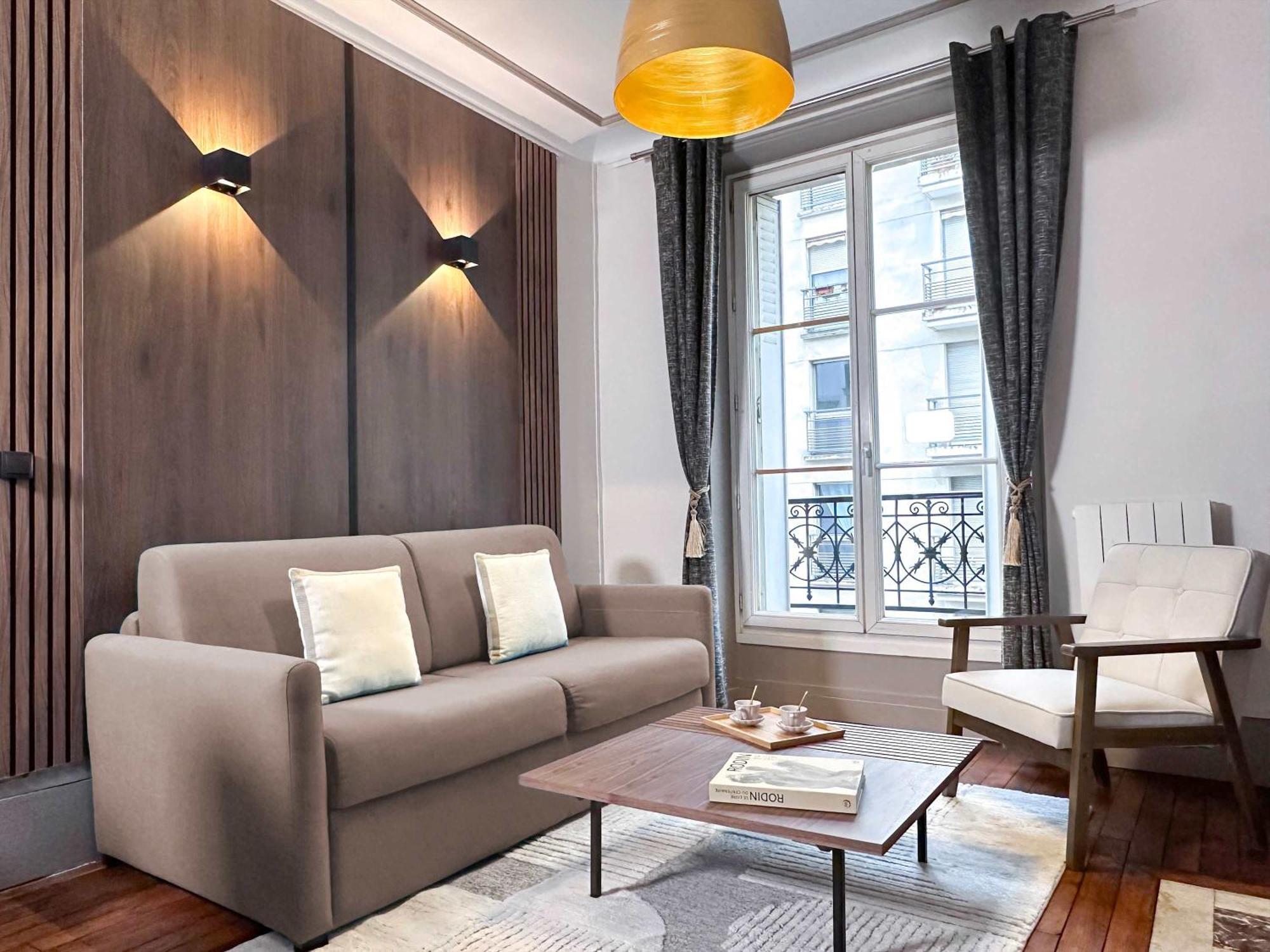 Charming Flat Near Eiffel Tower Apartment Paris