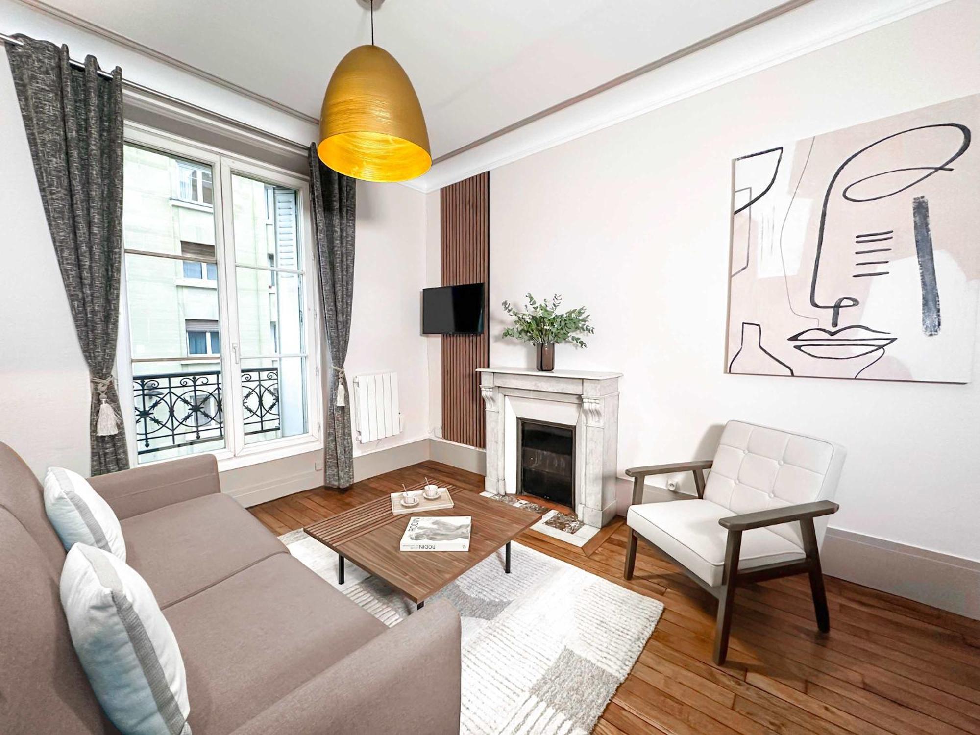 Charming Flat Near Eiffel Tower Apartment *