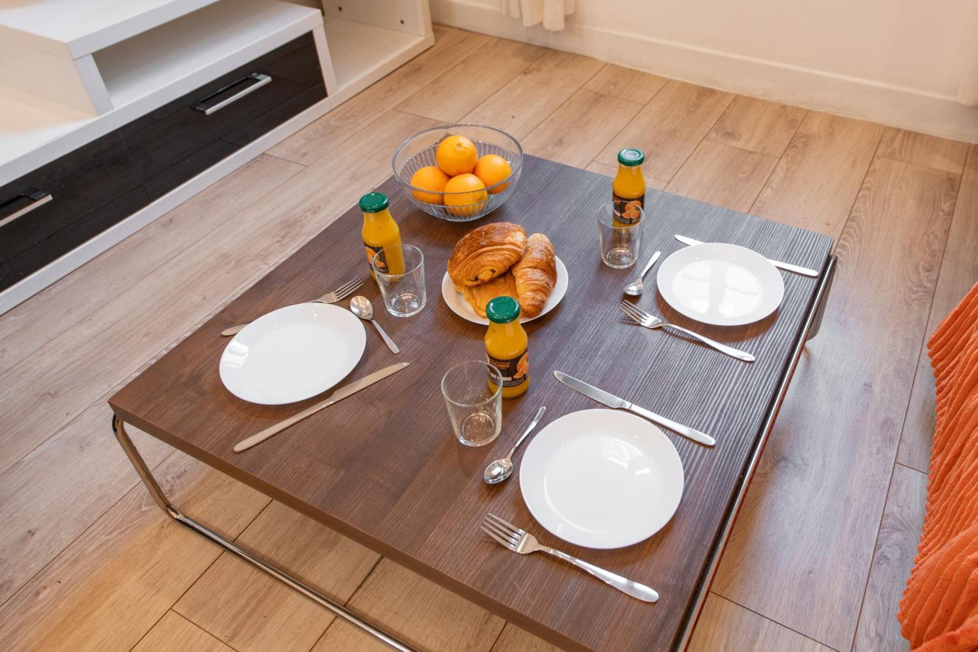Cozy & Fully Equipped 5 Min Walk To Metro, Montparnasse Neighbourhood Apartment