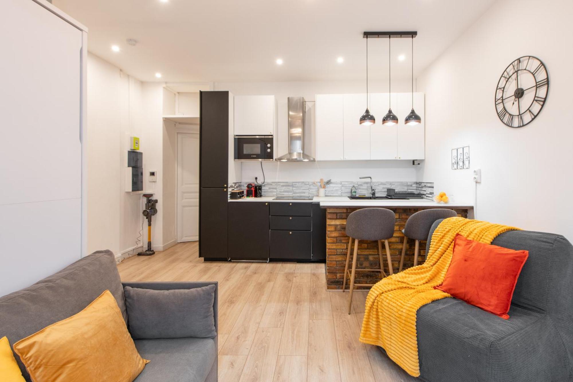 Cozy & Fully Equipped 5 Min Walk To Metro, Montparnasse Neighbourhood *