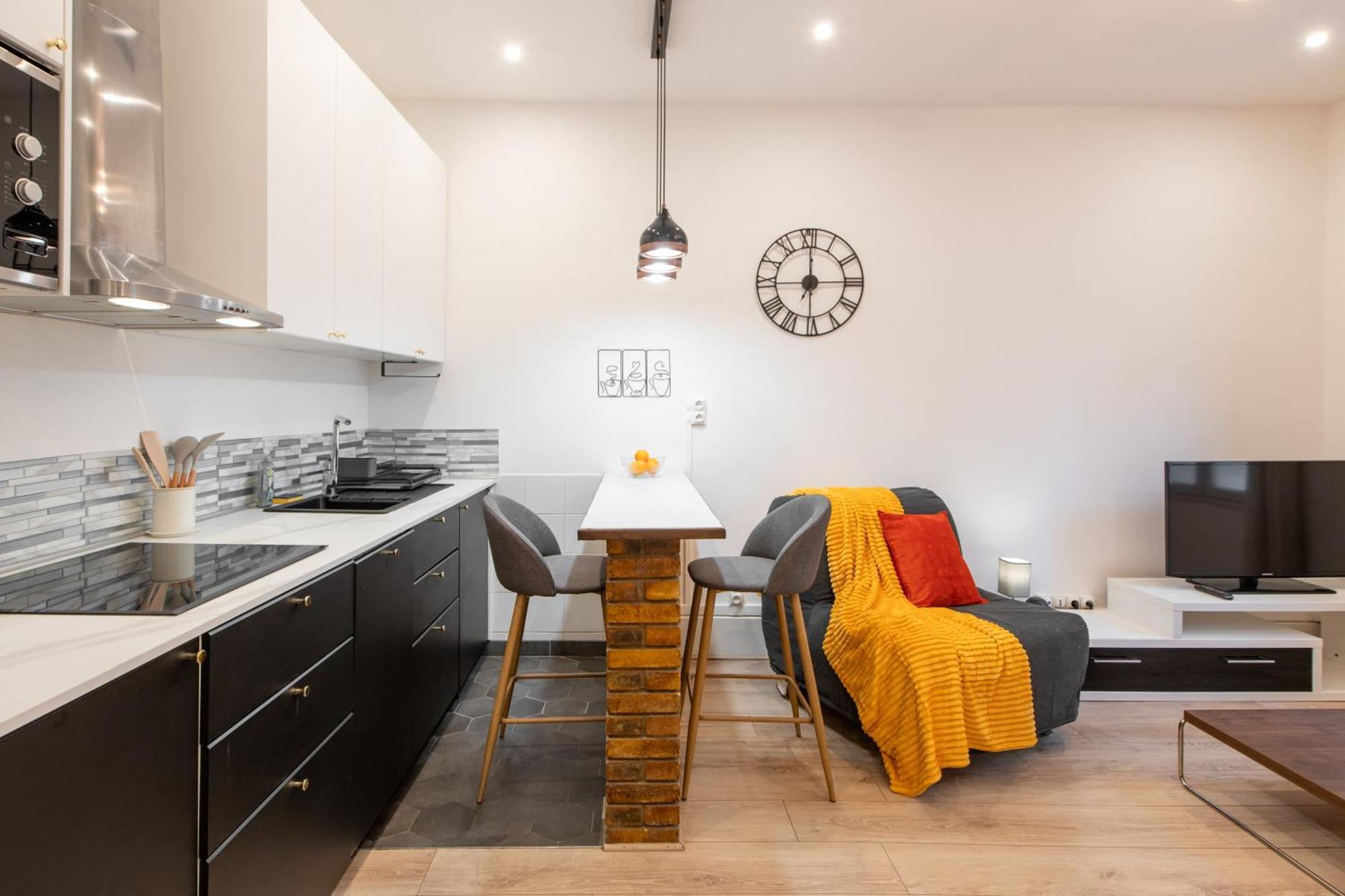 Apartment Cozy & Fully Equipped 5 Min Walk To Metro, Montparnasse Neighbourhood Paris