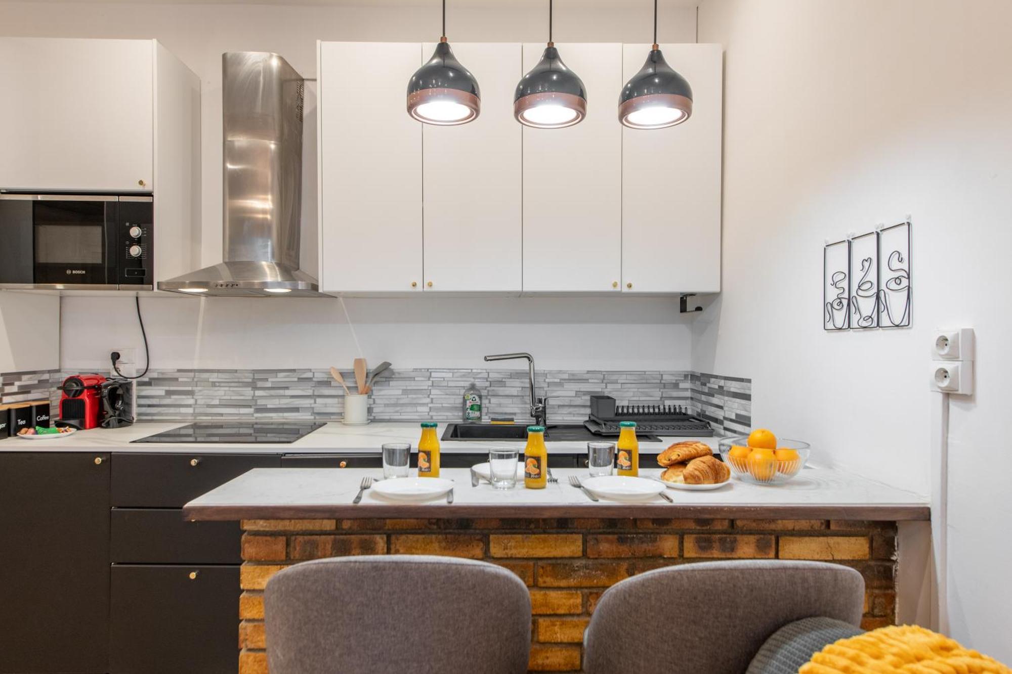 Cozy & Fully Equipped 5 Min Walk To Metro, Montparnasse Neighbourhood