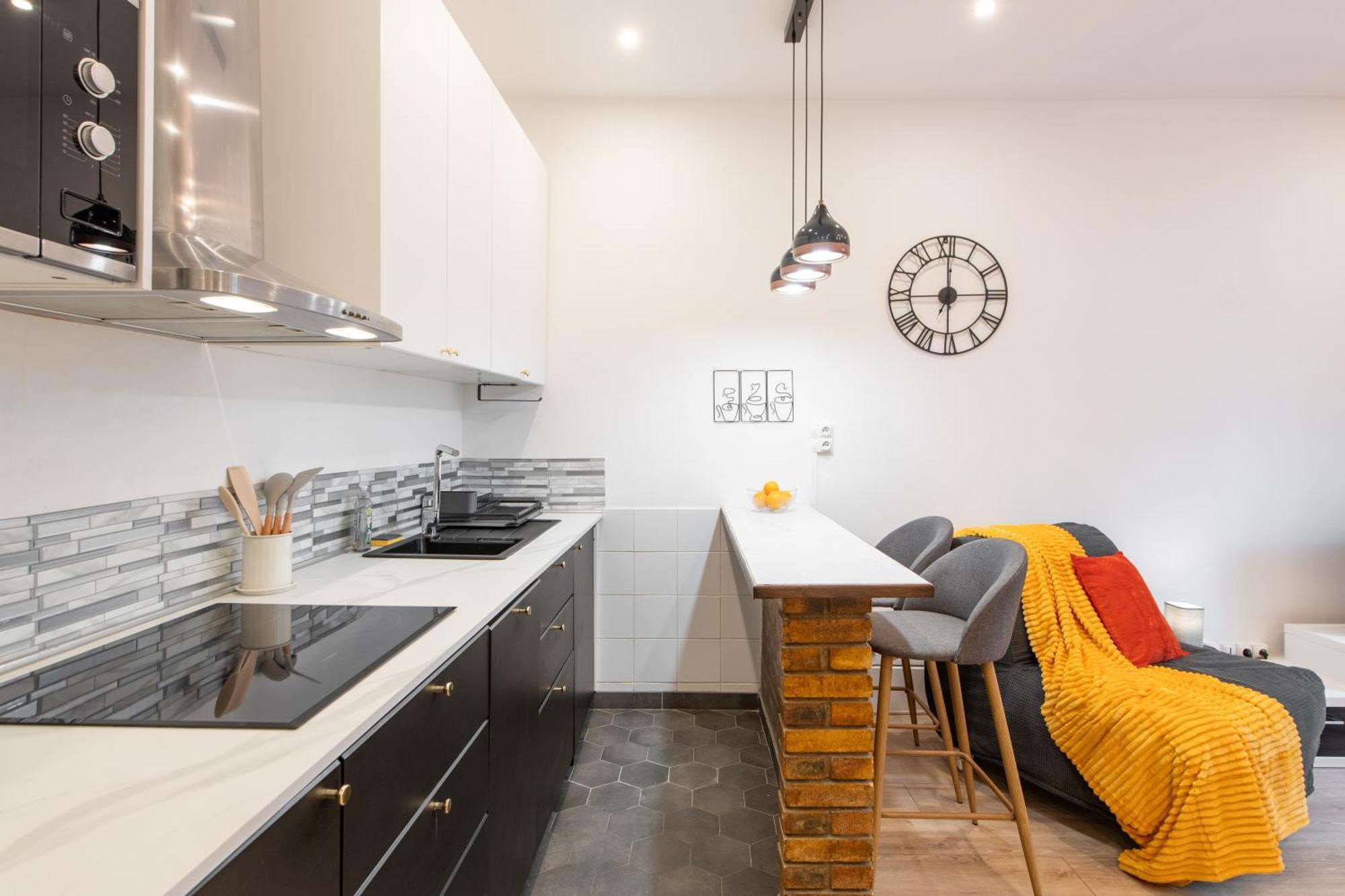Cozy & Fully Equipped 5 Min Walk To Metro, Montparnasse Neighbourhood Paris