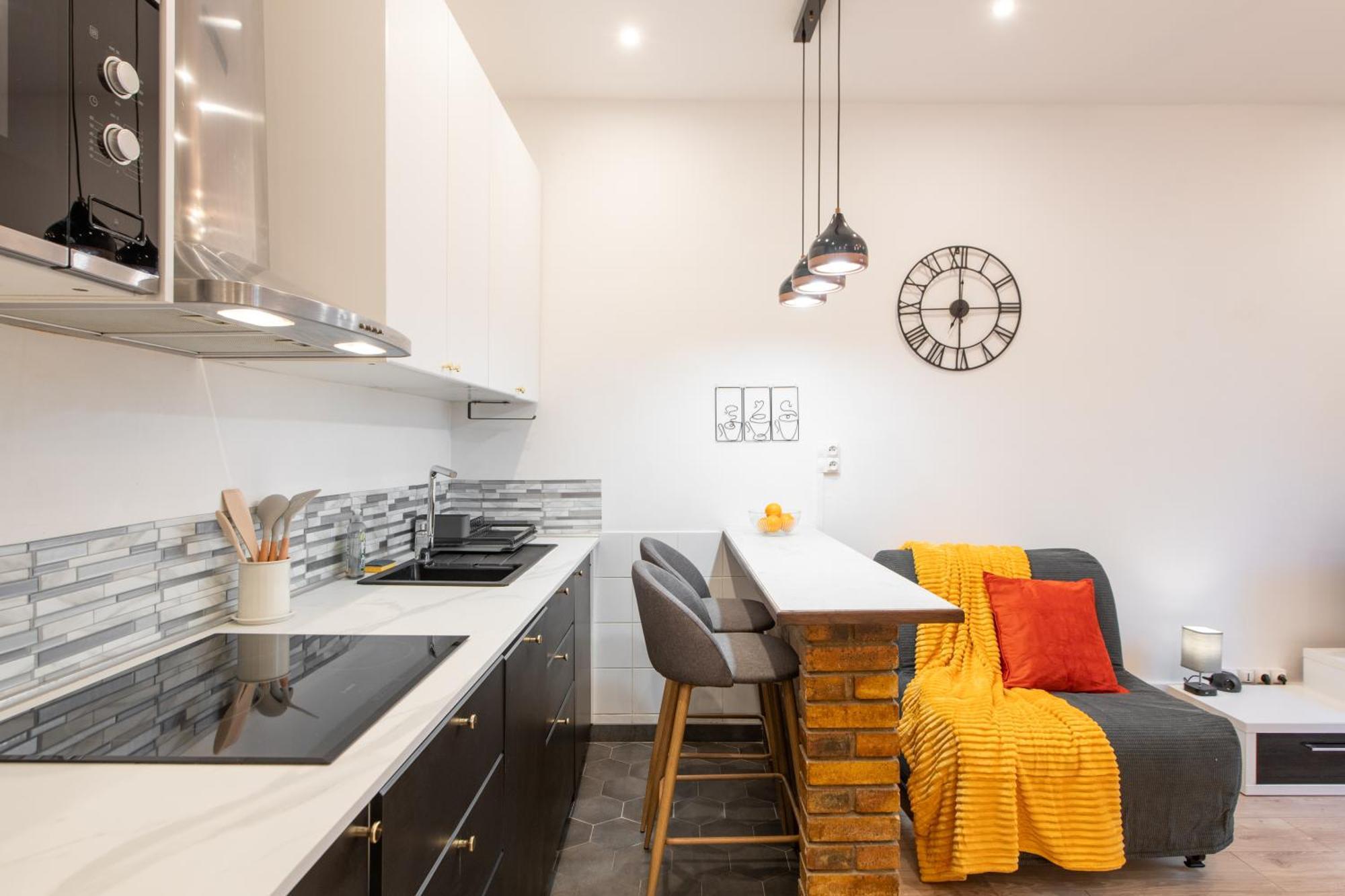 Apartment Cozy & Fully Equipped 5 Min Walk To Metro, Montparnasse Neighbourhood *