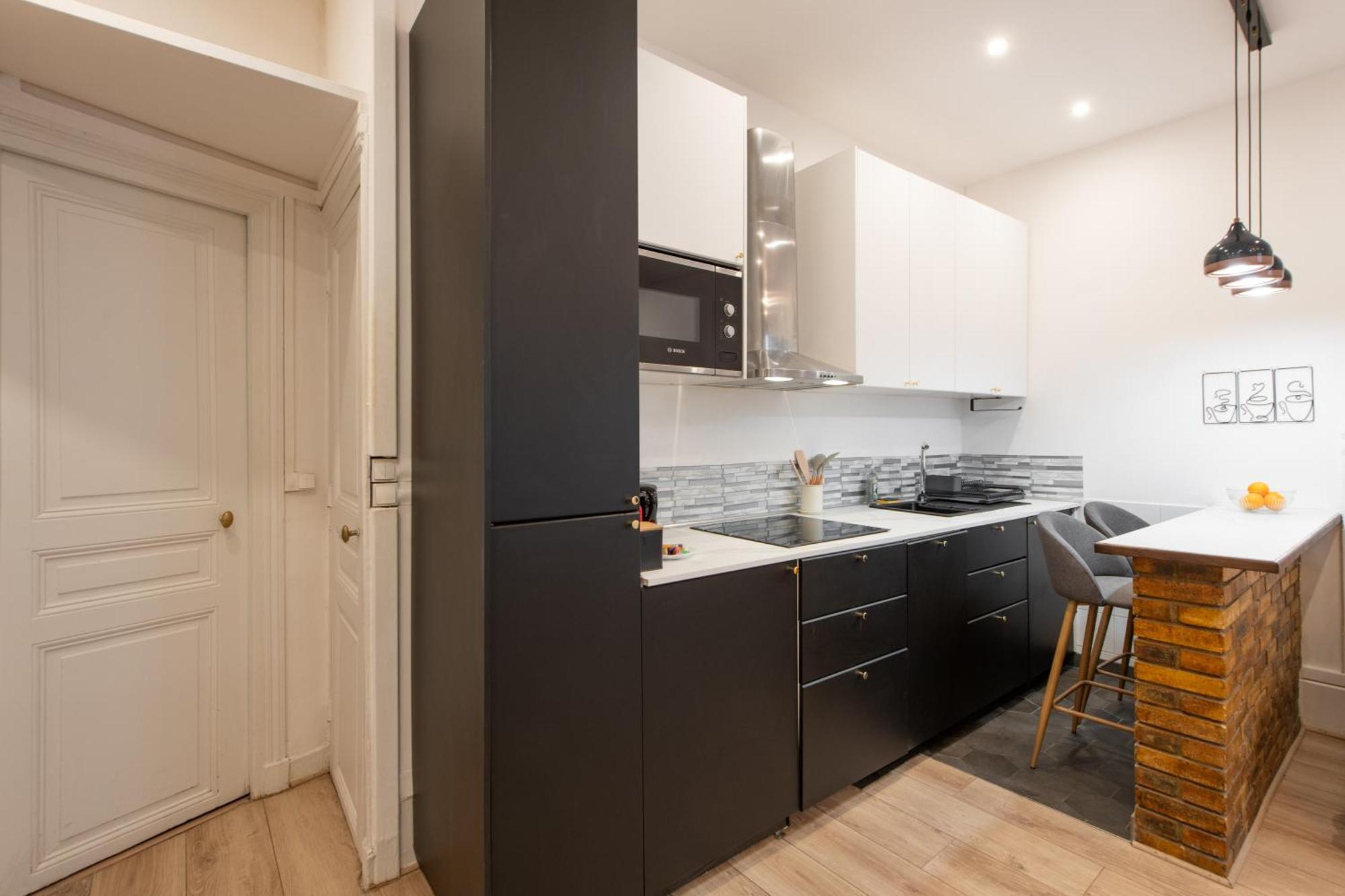 Cozy & Fully Equipped 5 Min Walk To Metro, Montparnasse Neighbourhood *