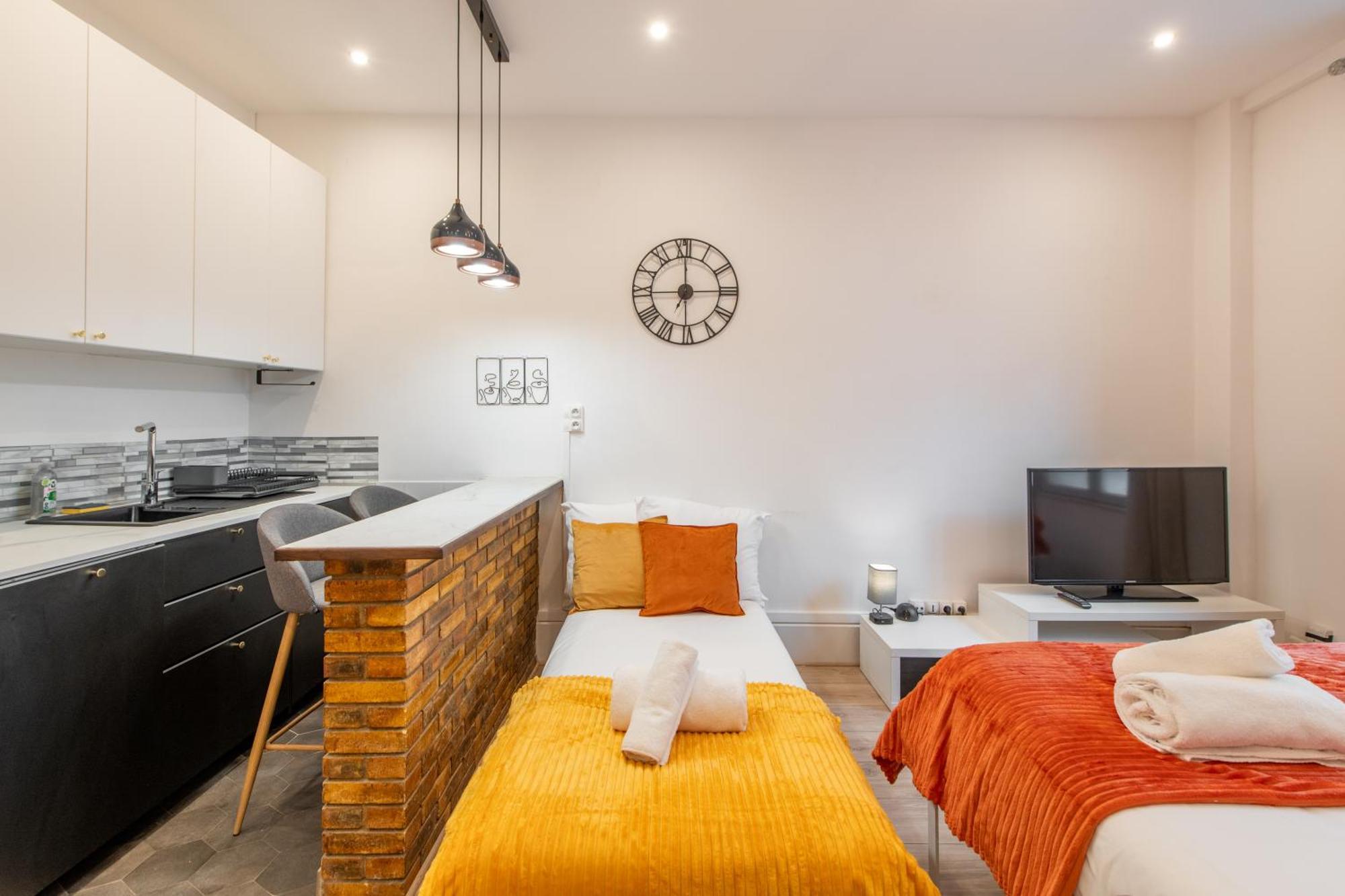 Apartment Cozy & Fully Equipped 5 Min Walk To Metro, Montparnasse Neighbourhood *