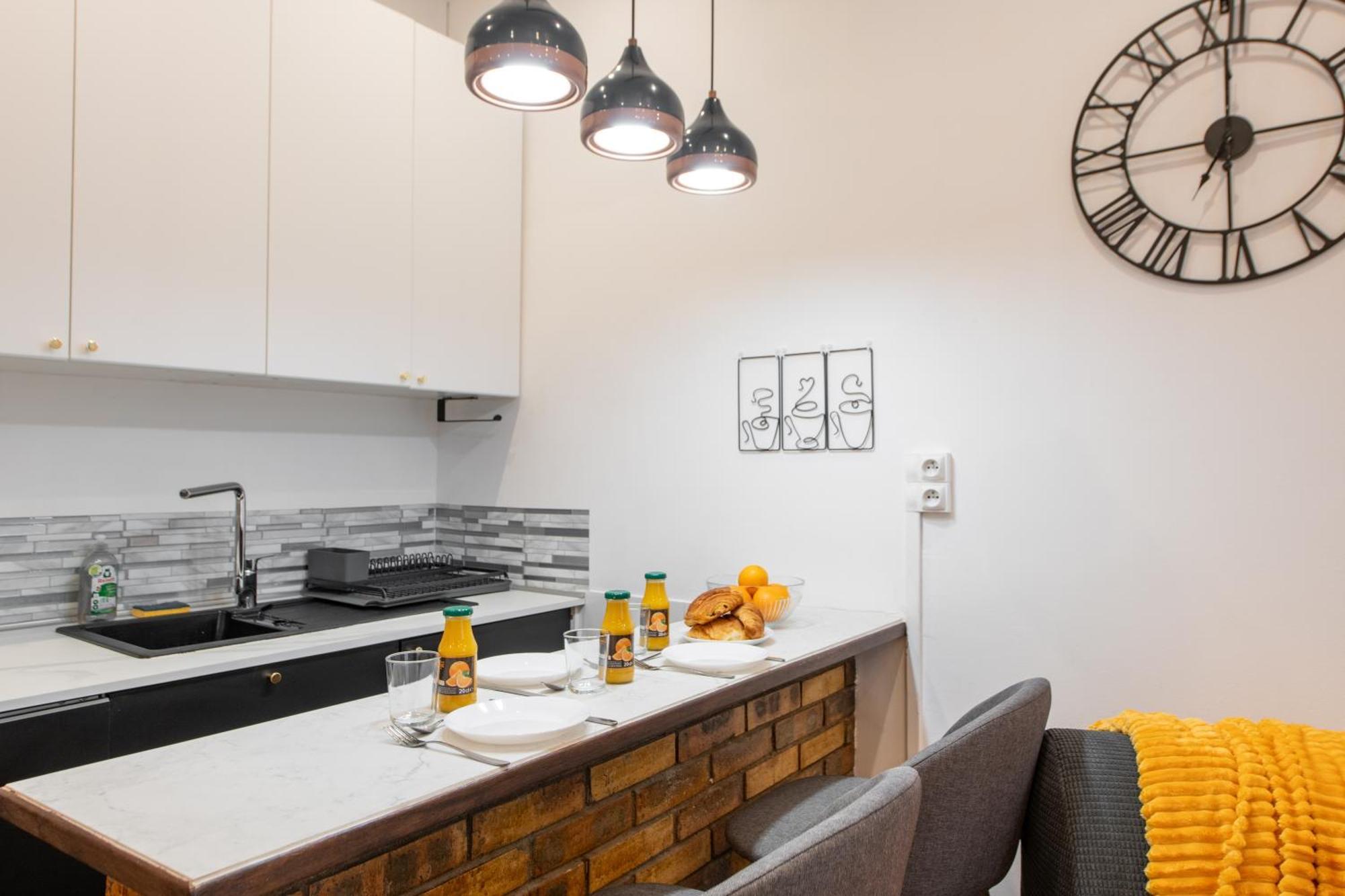 Cozy & Fully Equipped 5 Min Walk To Metro, Montparnasse Neighbourhood *