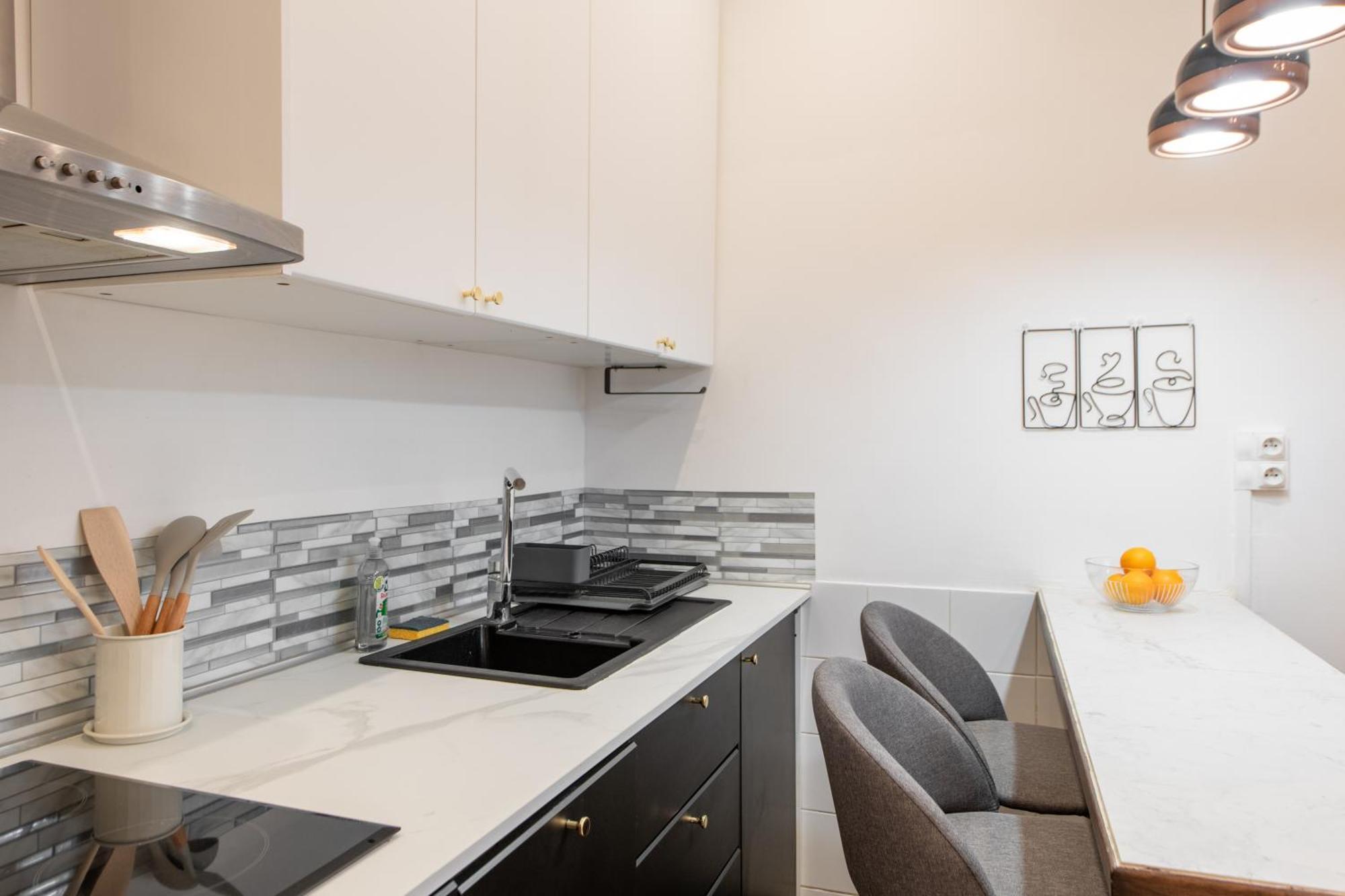 Apartment Cozy & Fully Equipped 5 Min Walk To Metro, Montparnasse Neighbourhood *