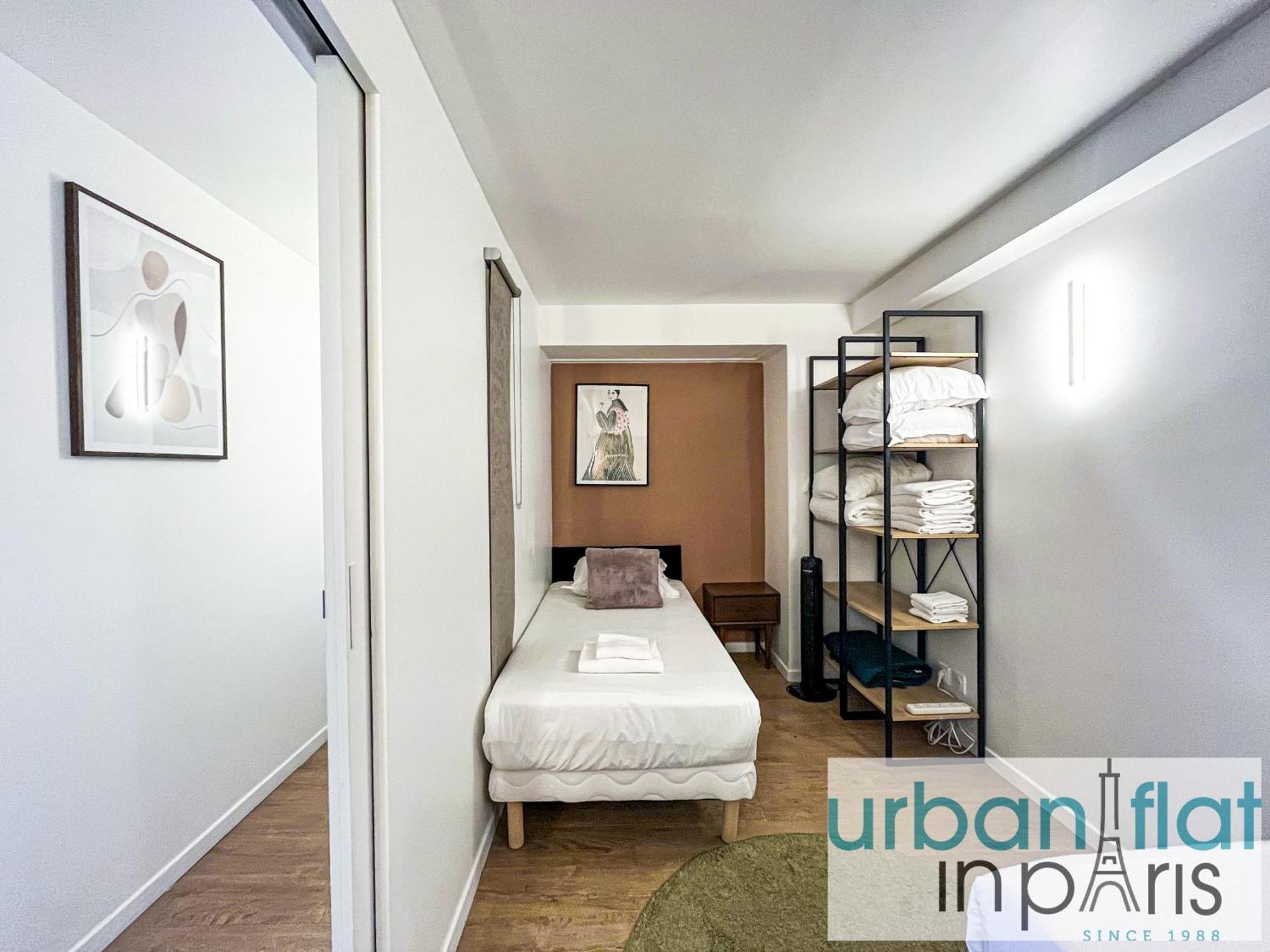 Urban Flat 194 - Spacious 3 Bedroom Montmartre * Paris