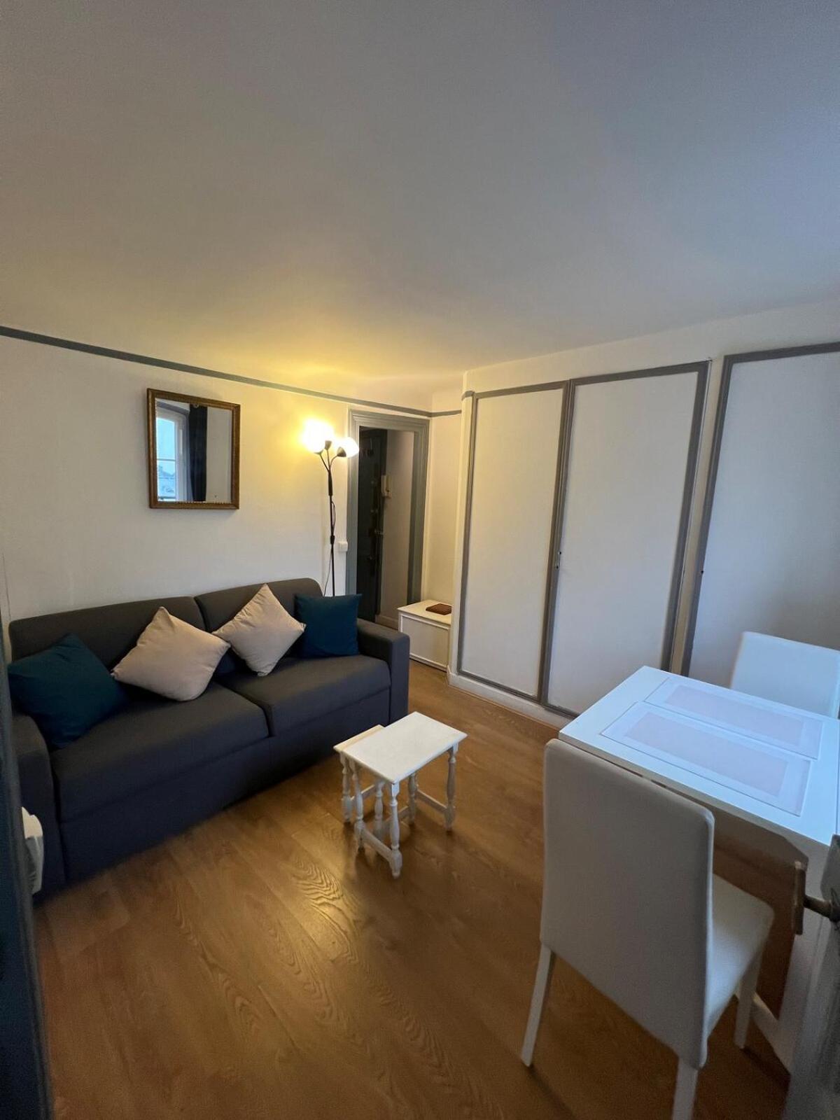Apartment Proche Champs Elysee 8e