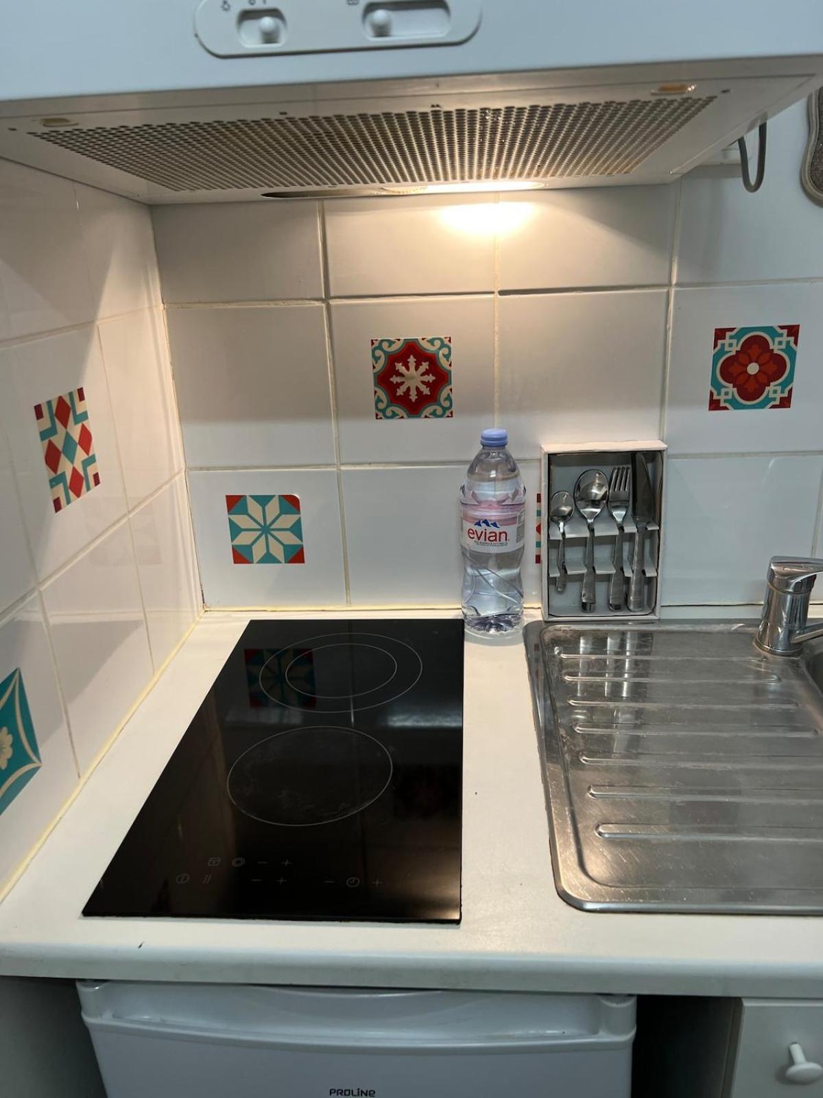 Apartment Proche Champs Elysee 8e *